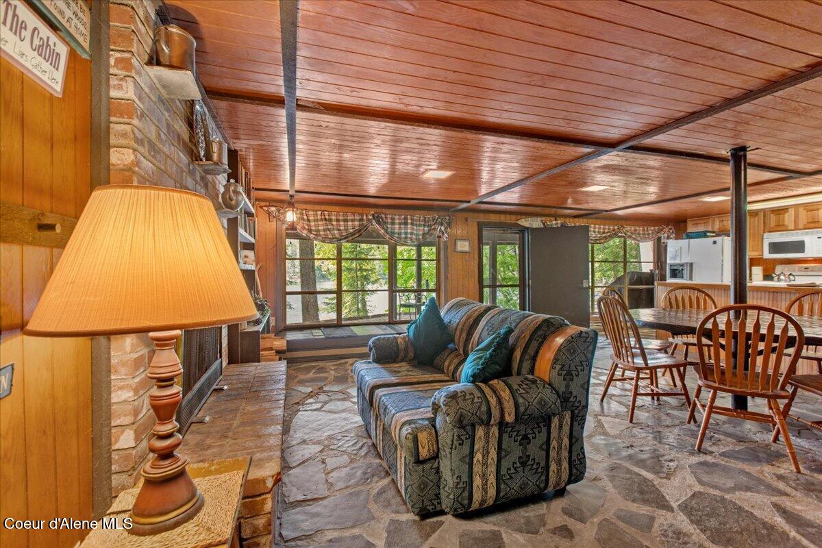 7355 E Cumberland CT