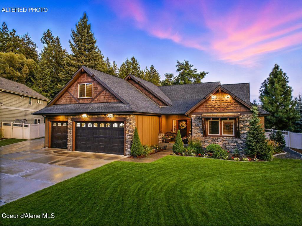 1122 E Maroon Creek DR