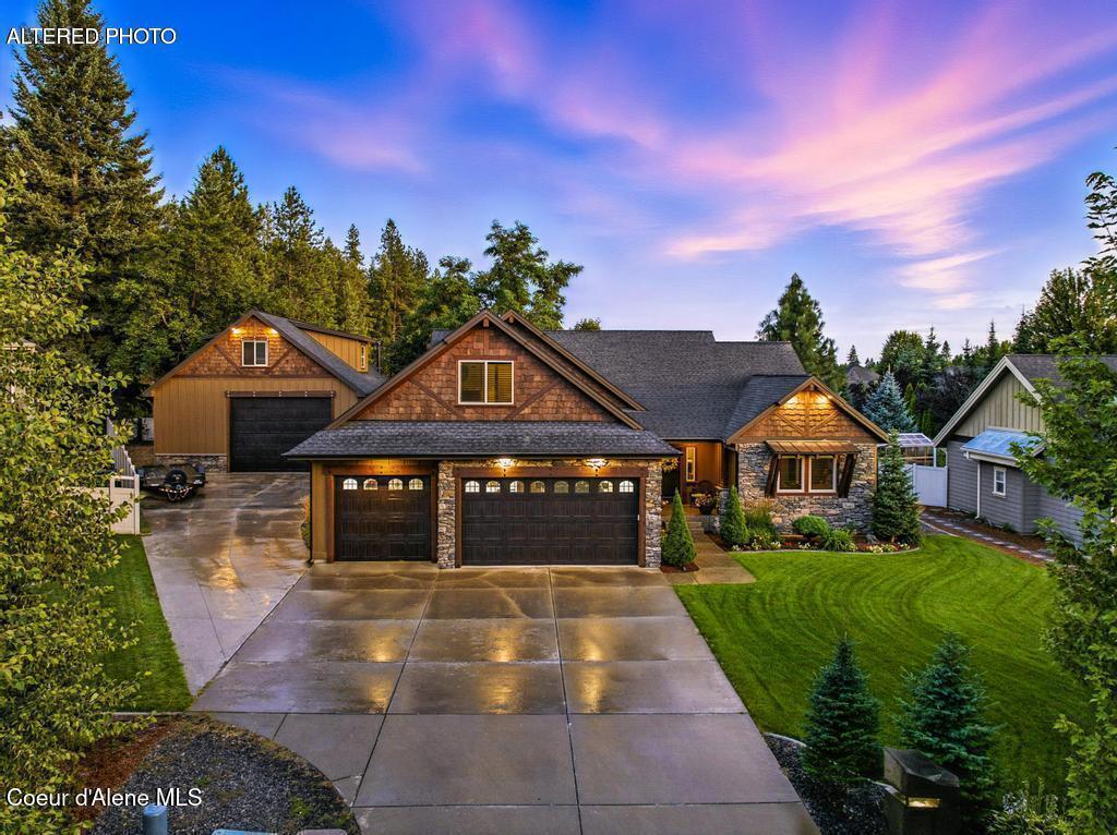 1122 E Maroon Creek DR