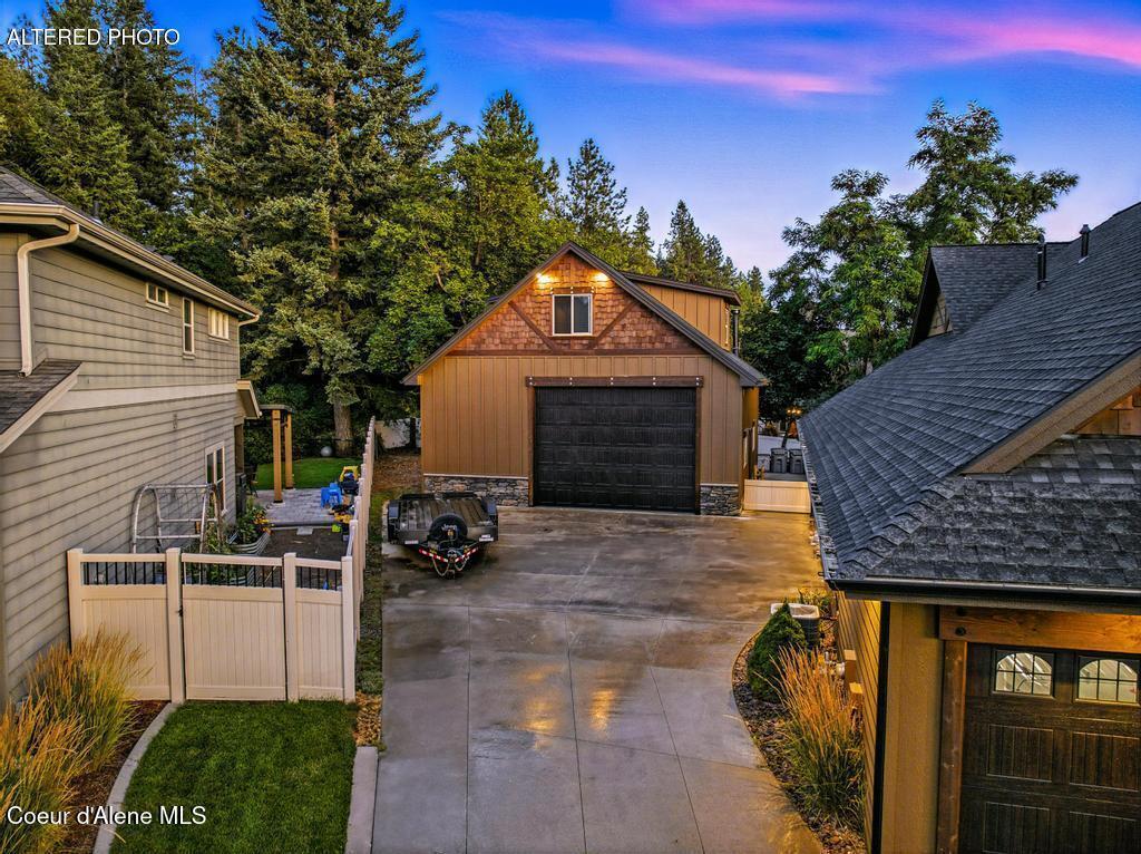 1122 E Maroon Creek DR