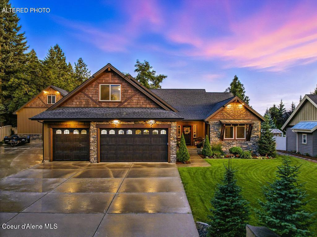 1122 E Maroon Creek DR