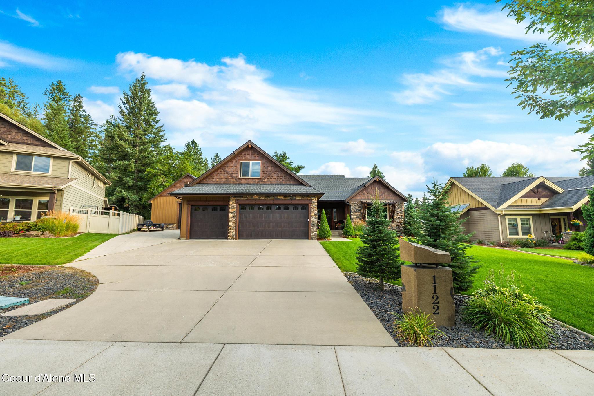 1122 E Maroon Creek DR
