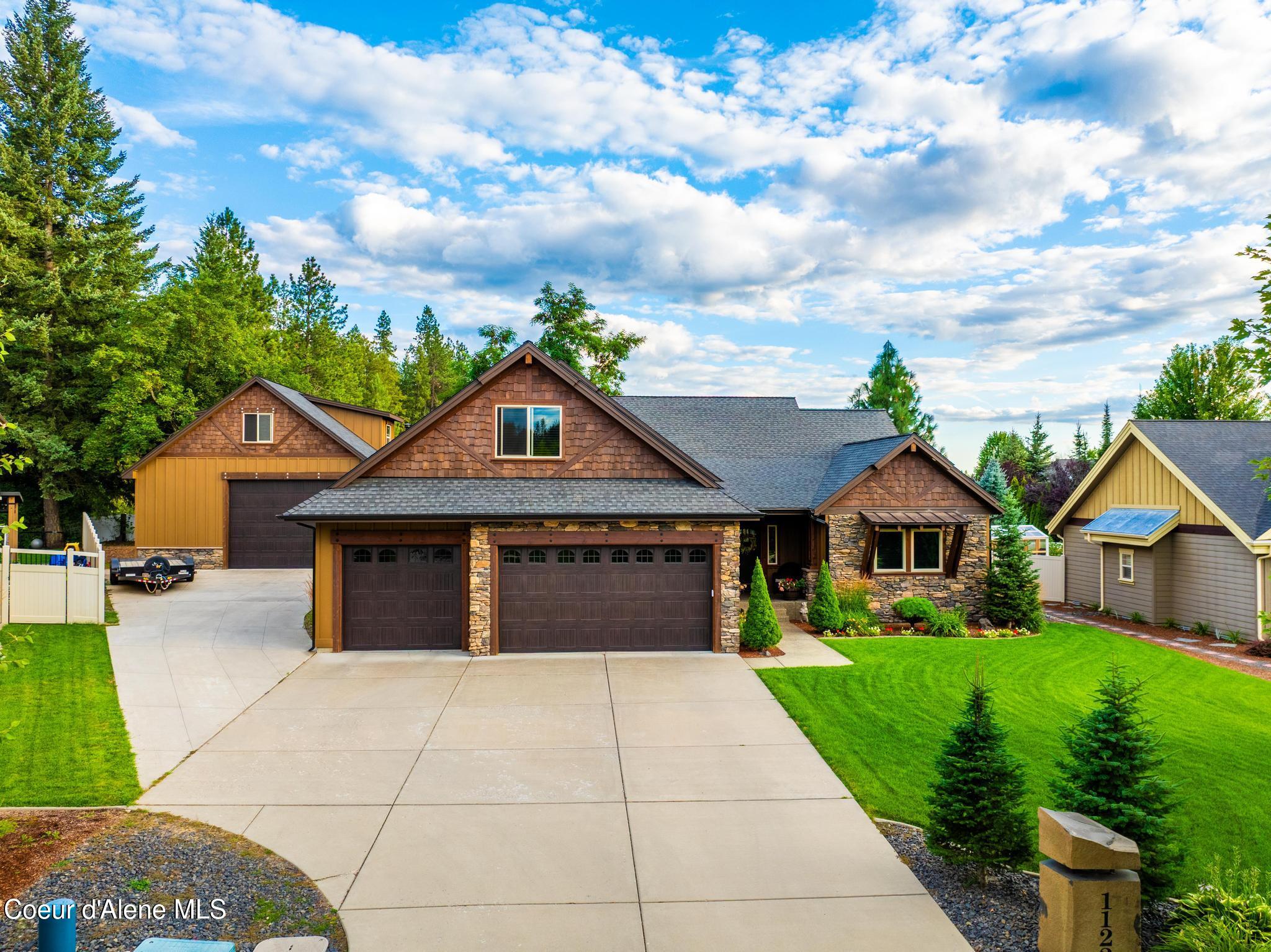 1122 E Maroon Creek DR