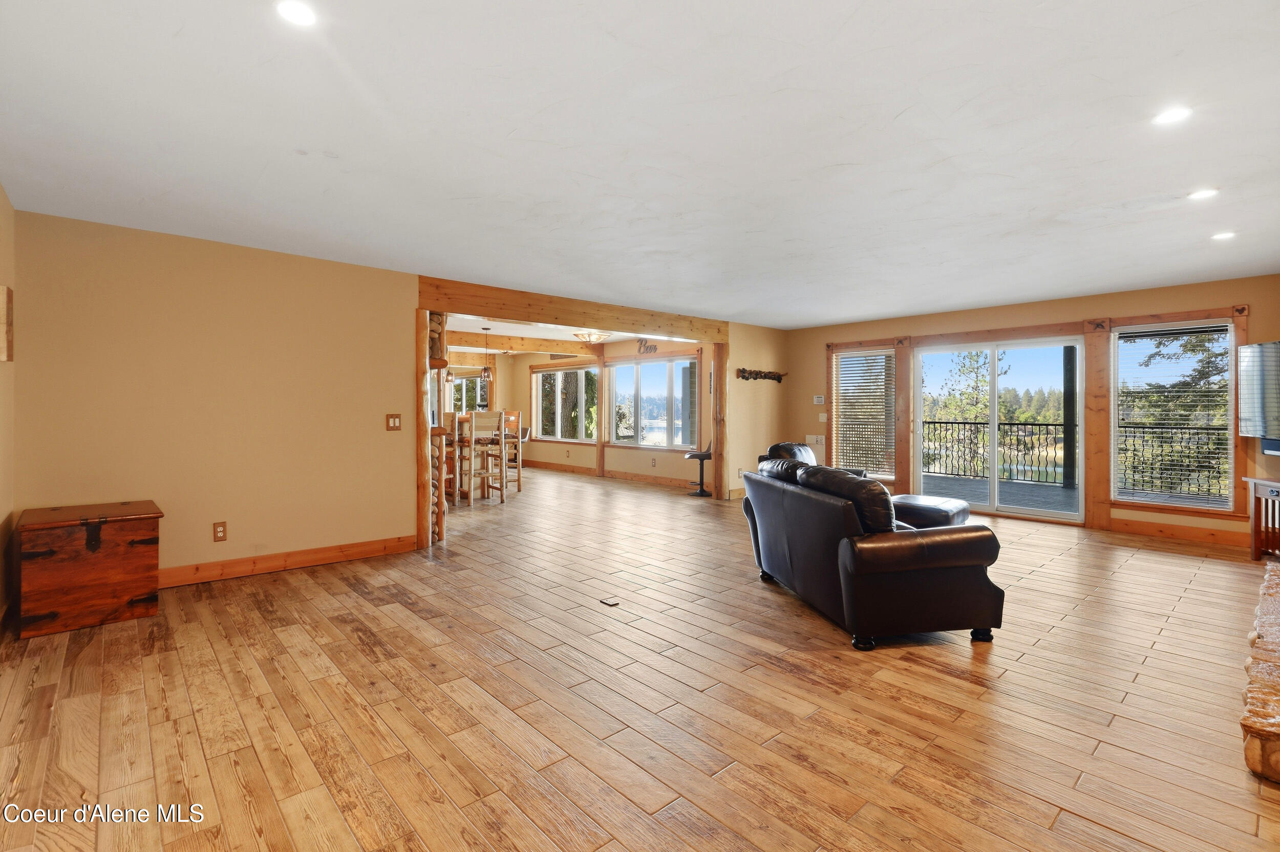 2953 E Point Hayden DR