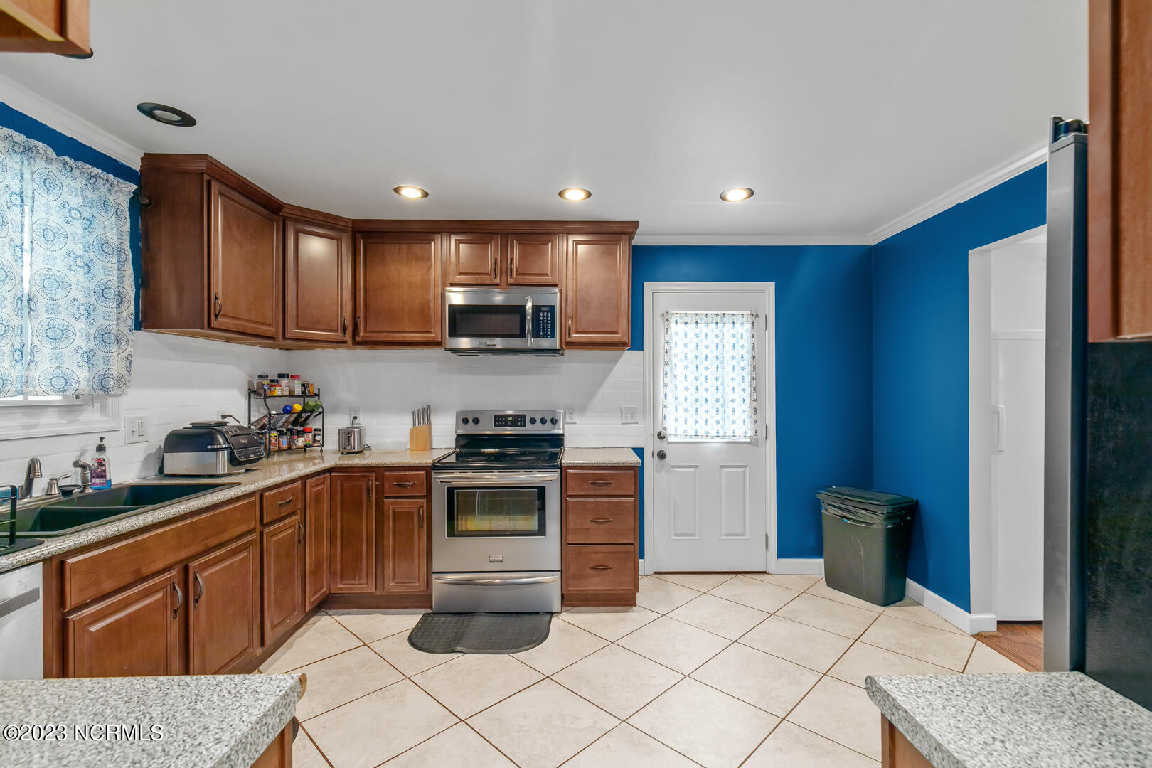 1403 Clifton Road