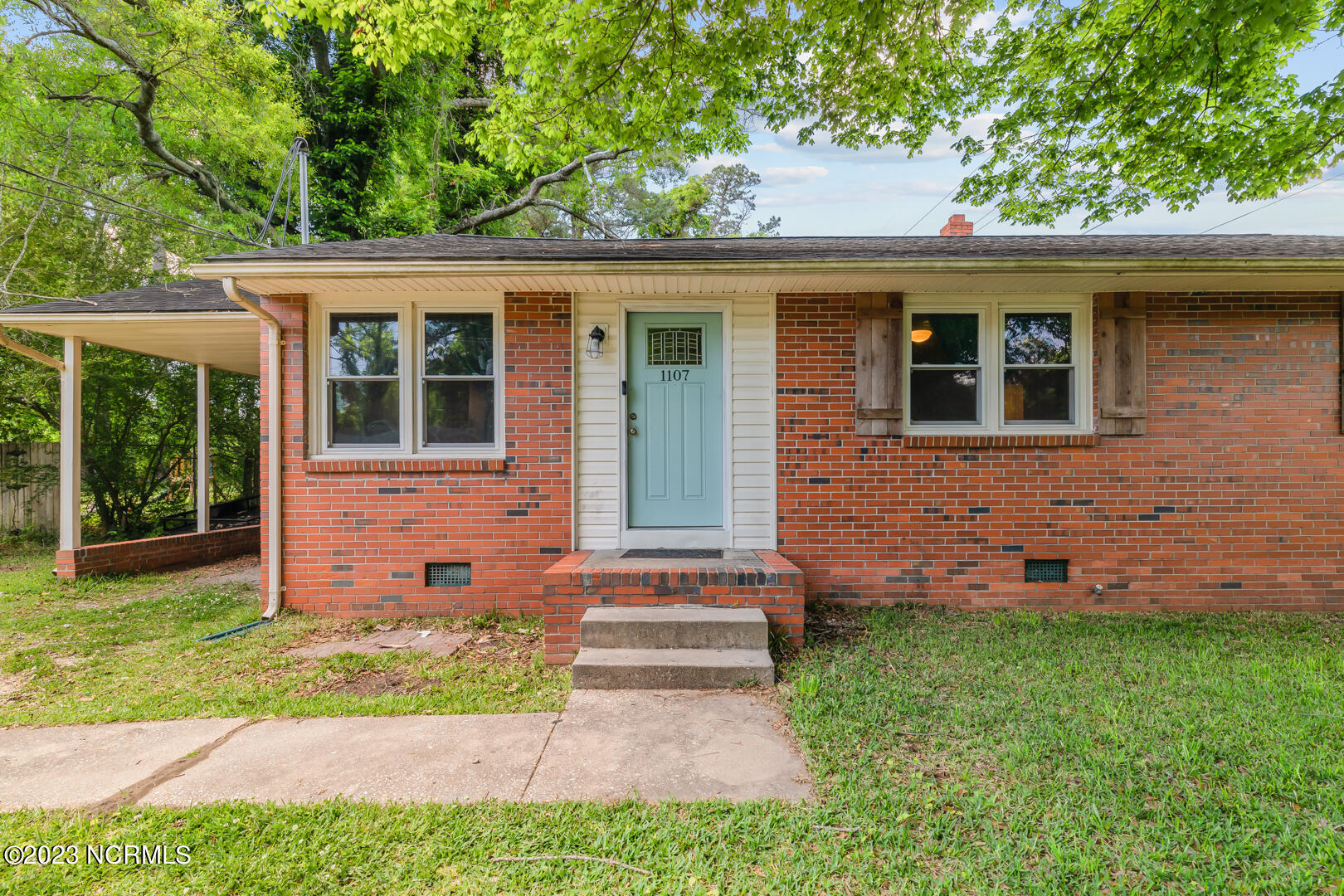 1107 River Street