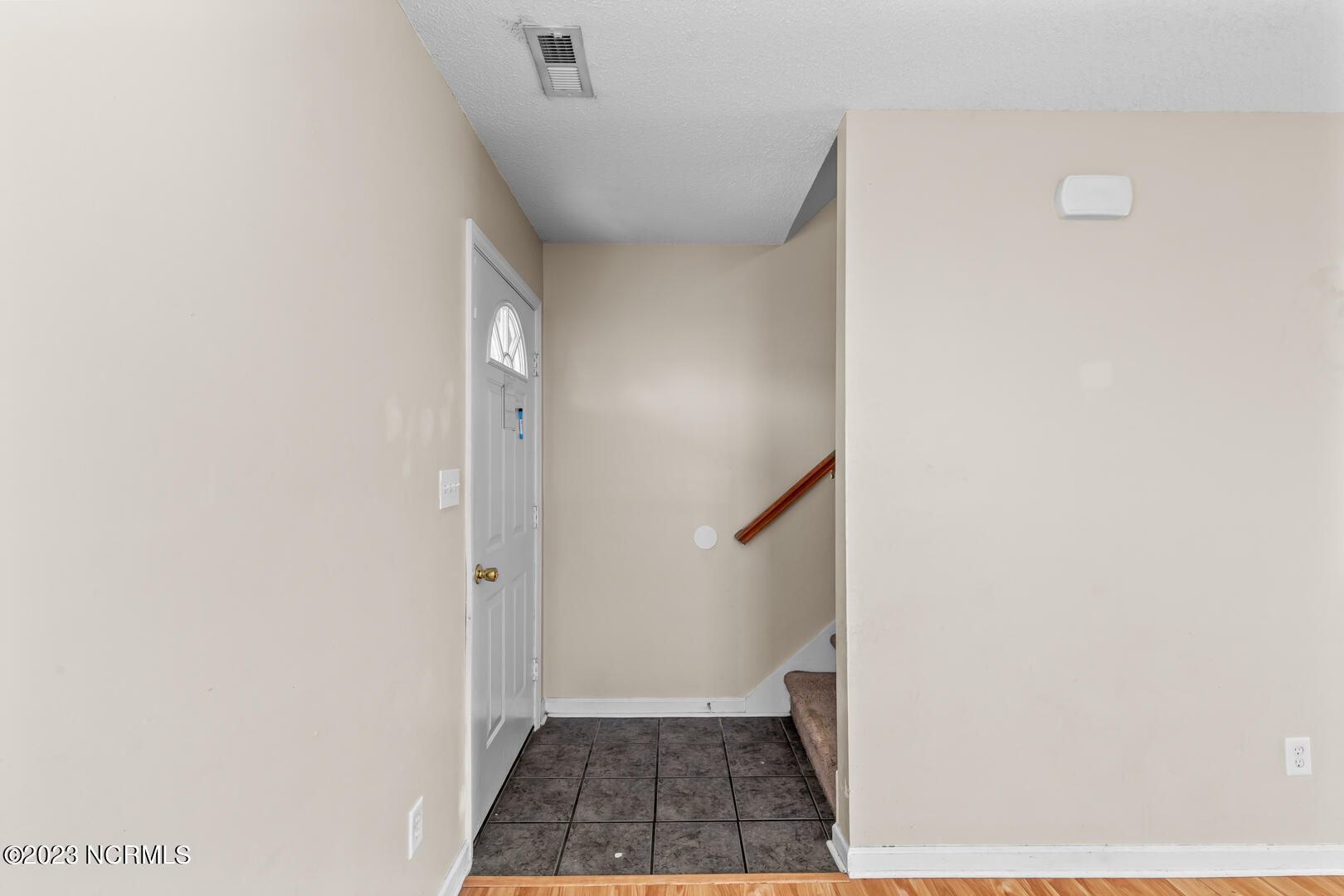 303 Mann Street
