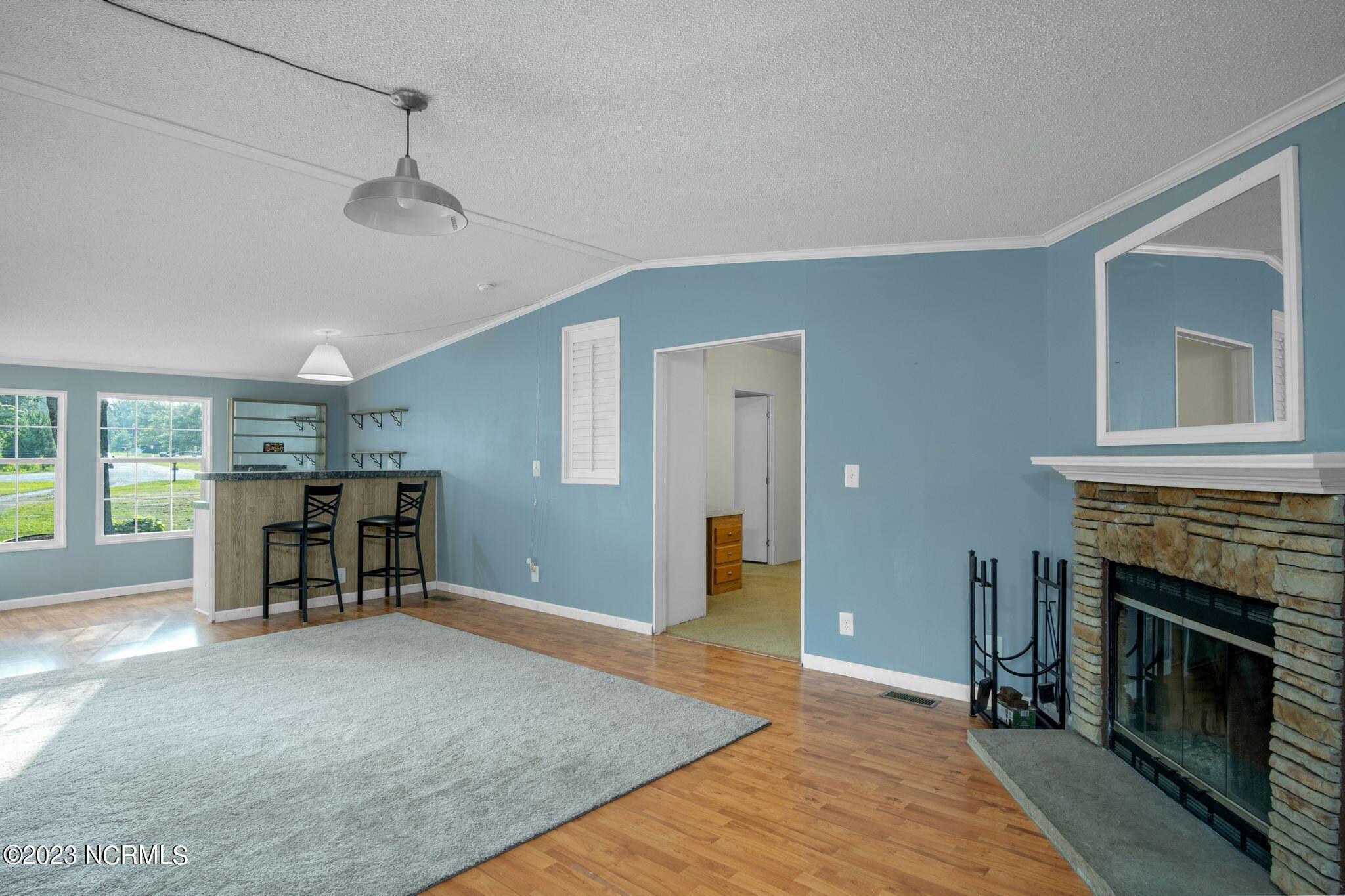 130 Edgewater Lane
