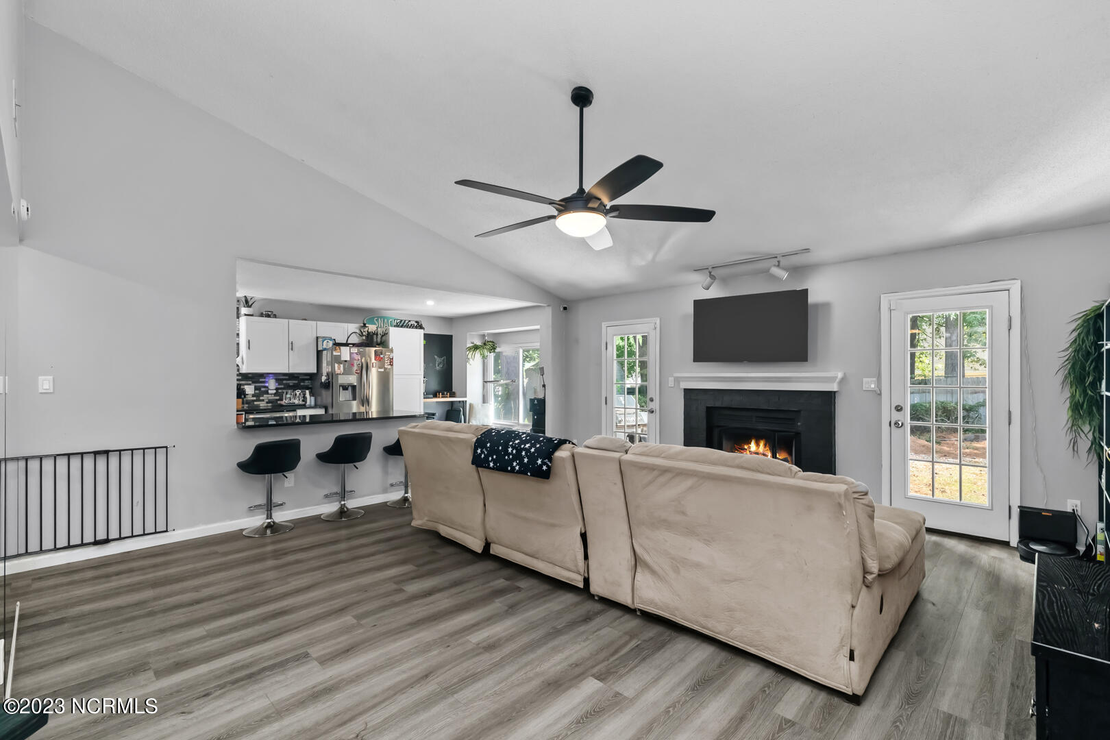 201 E Lakeridge Landing