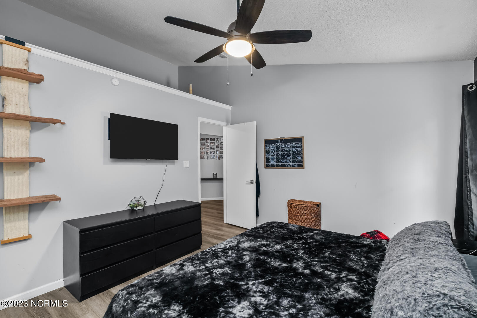 201 E Lakeridge Landing