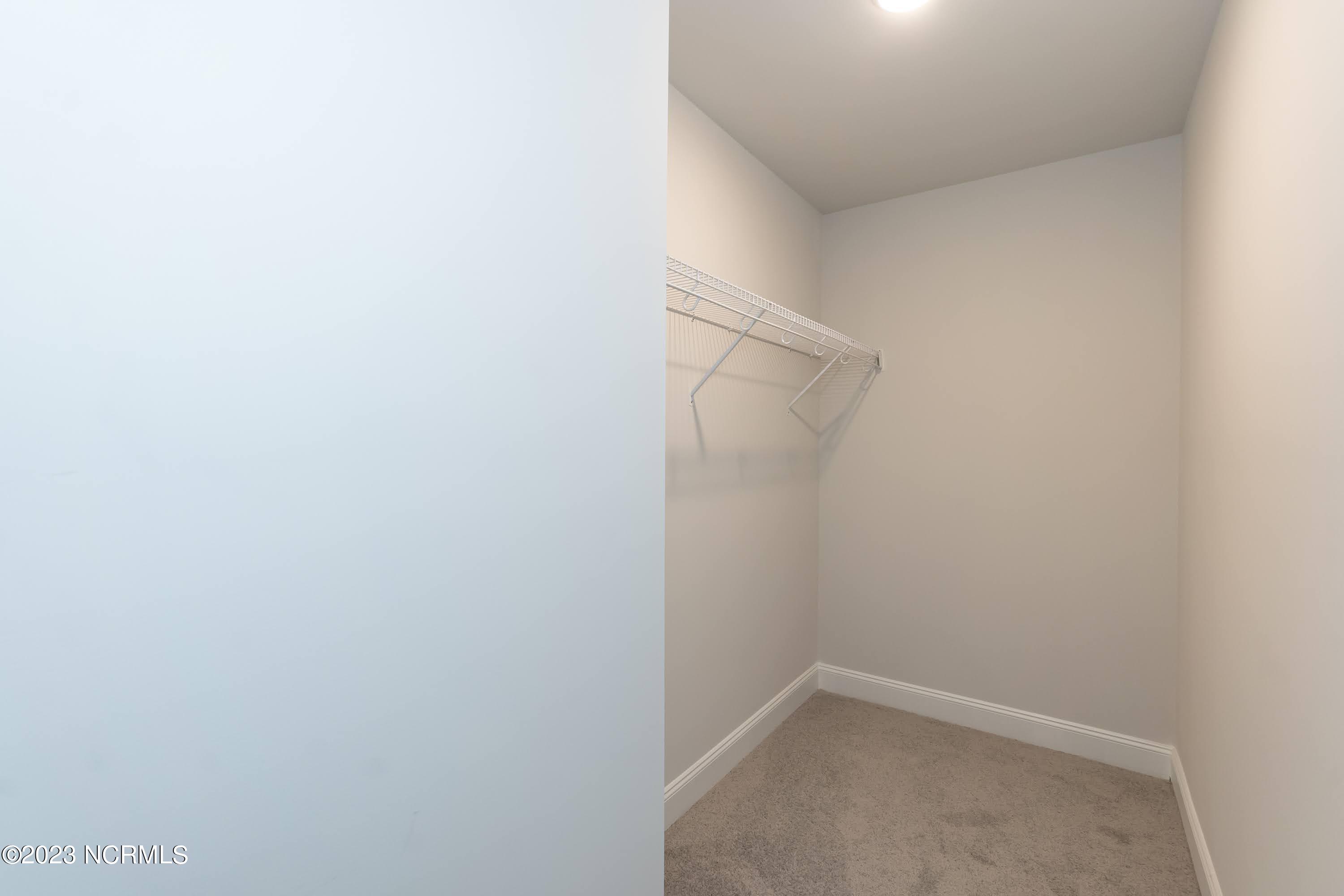 913 Eakins Lane