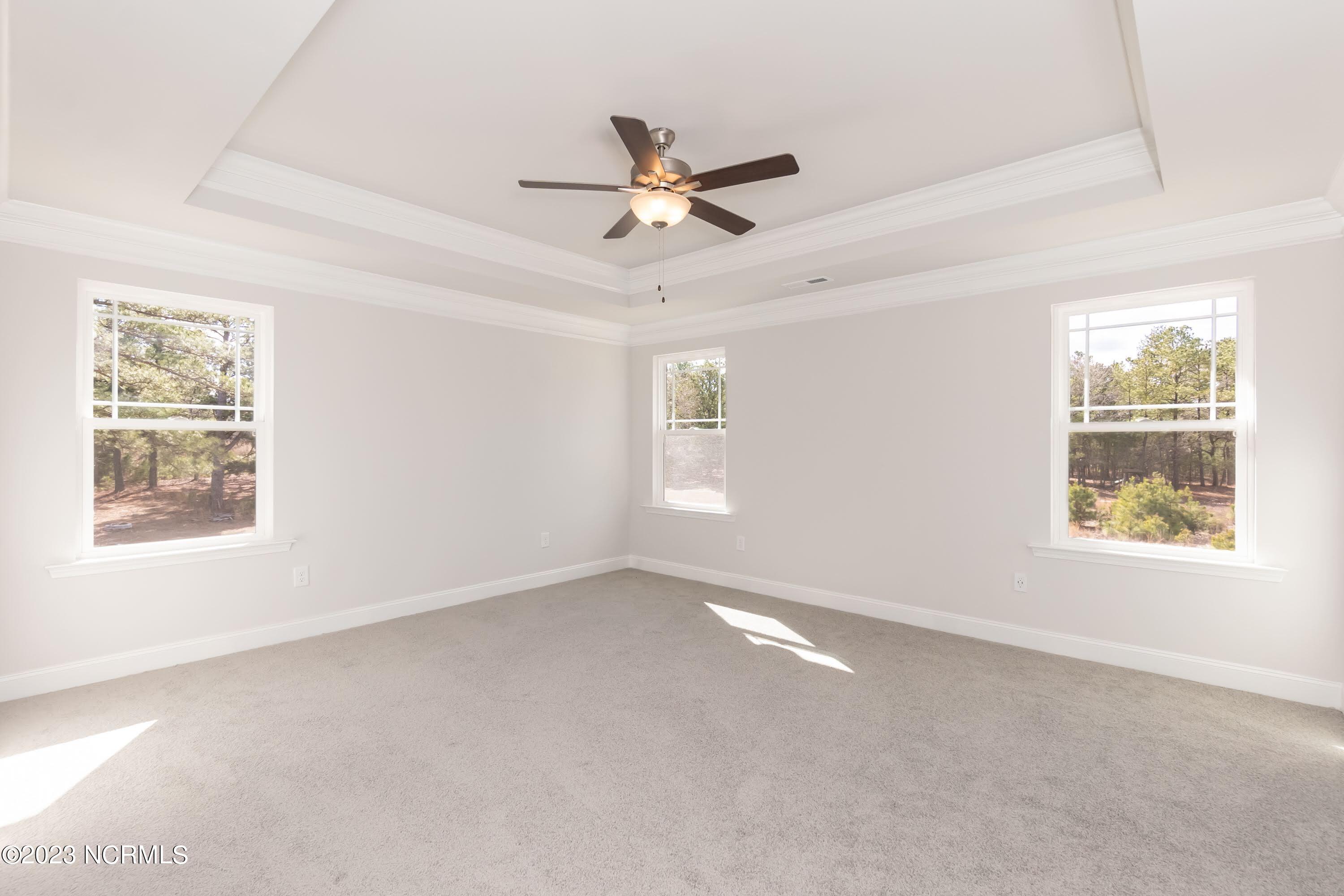 913 Eakins Lane