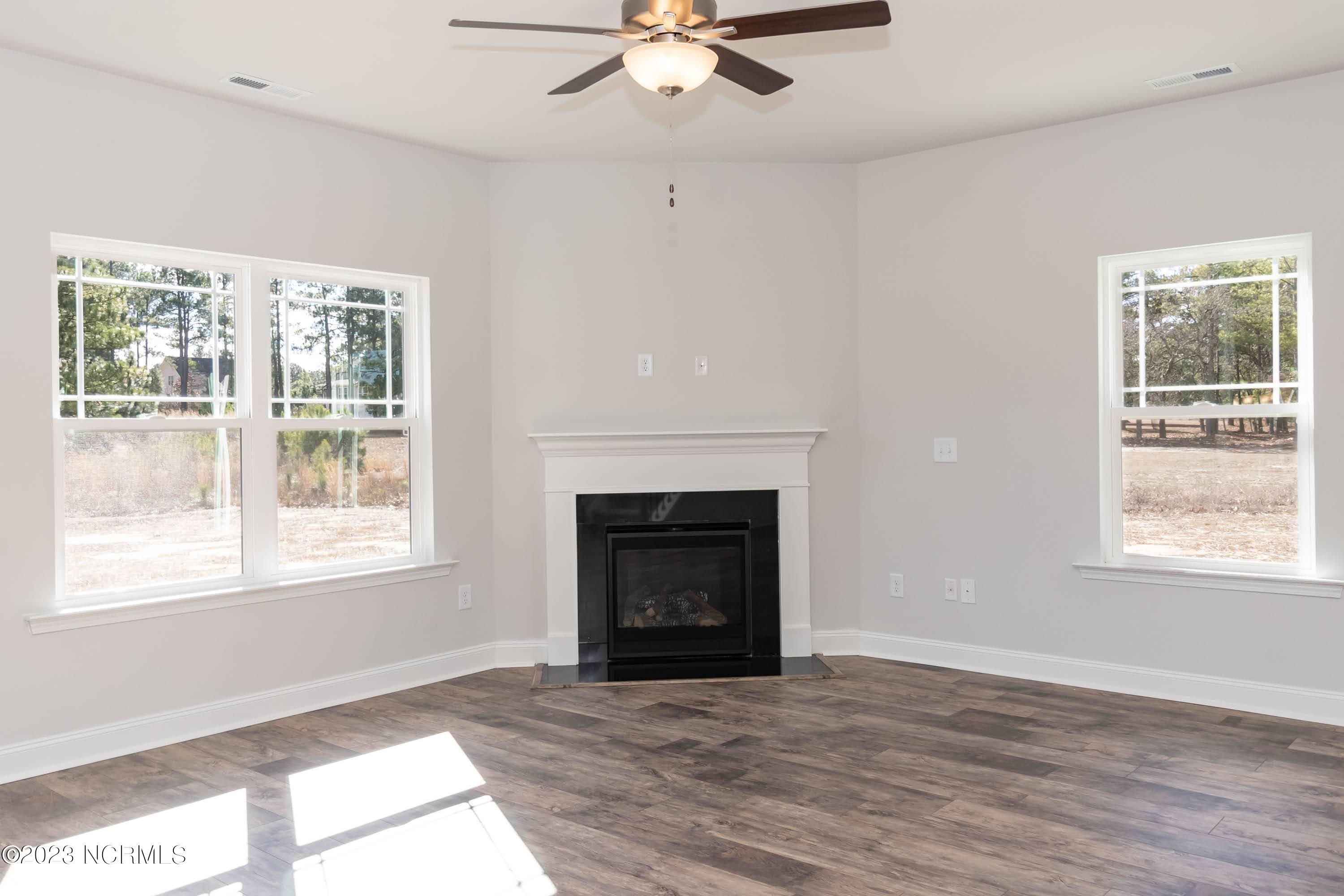 913 Eakins Lane