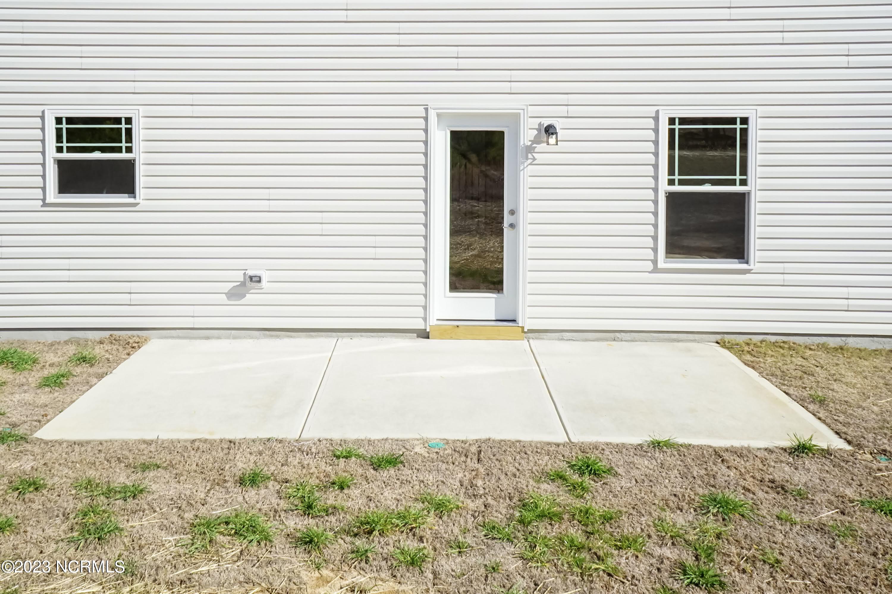 913 Eakins Lane