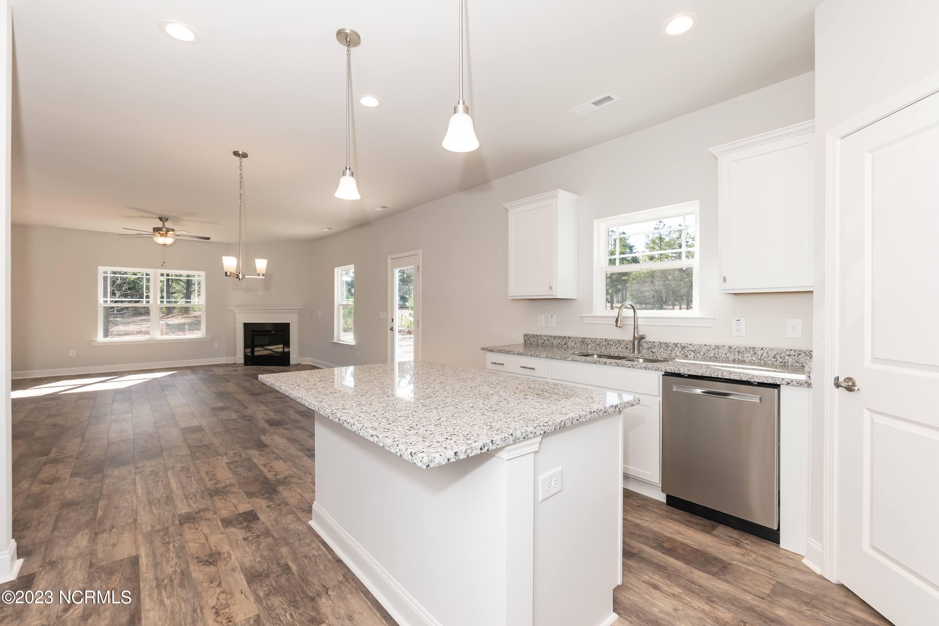 913 Eakins Lane