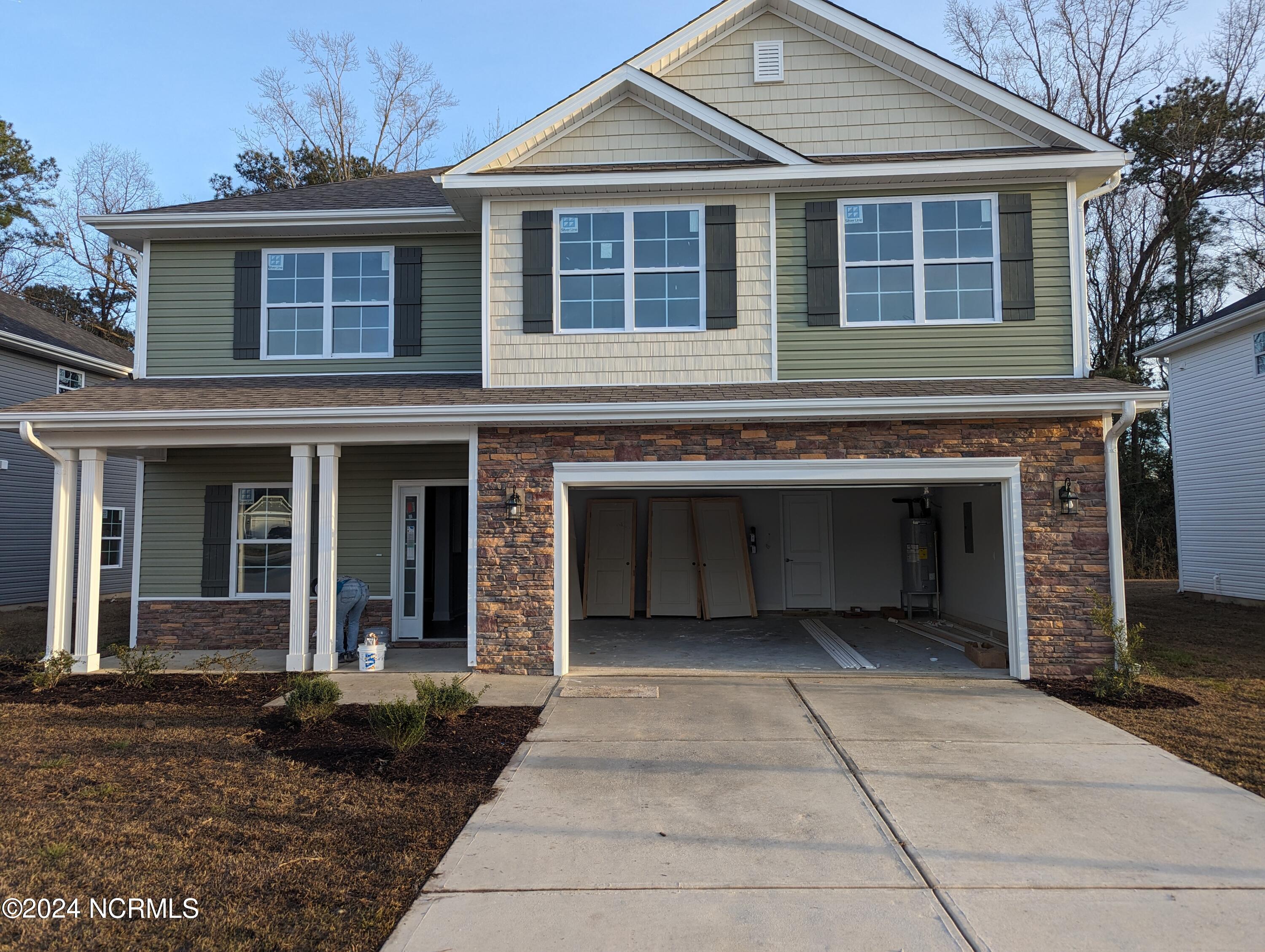 913 Eakins Lane