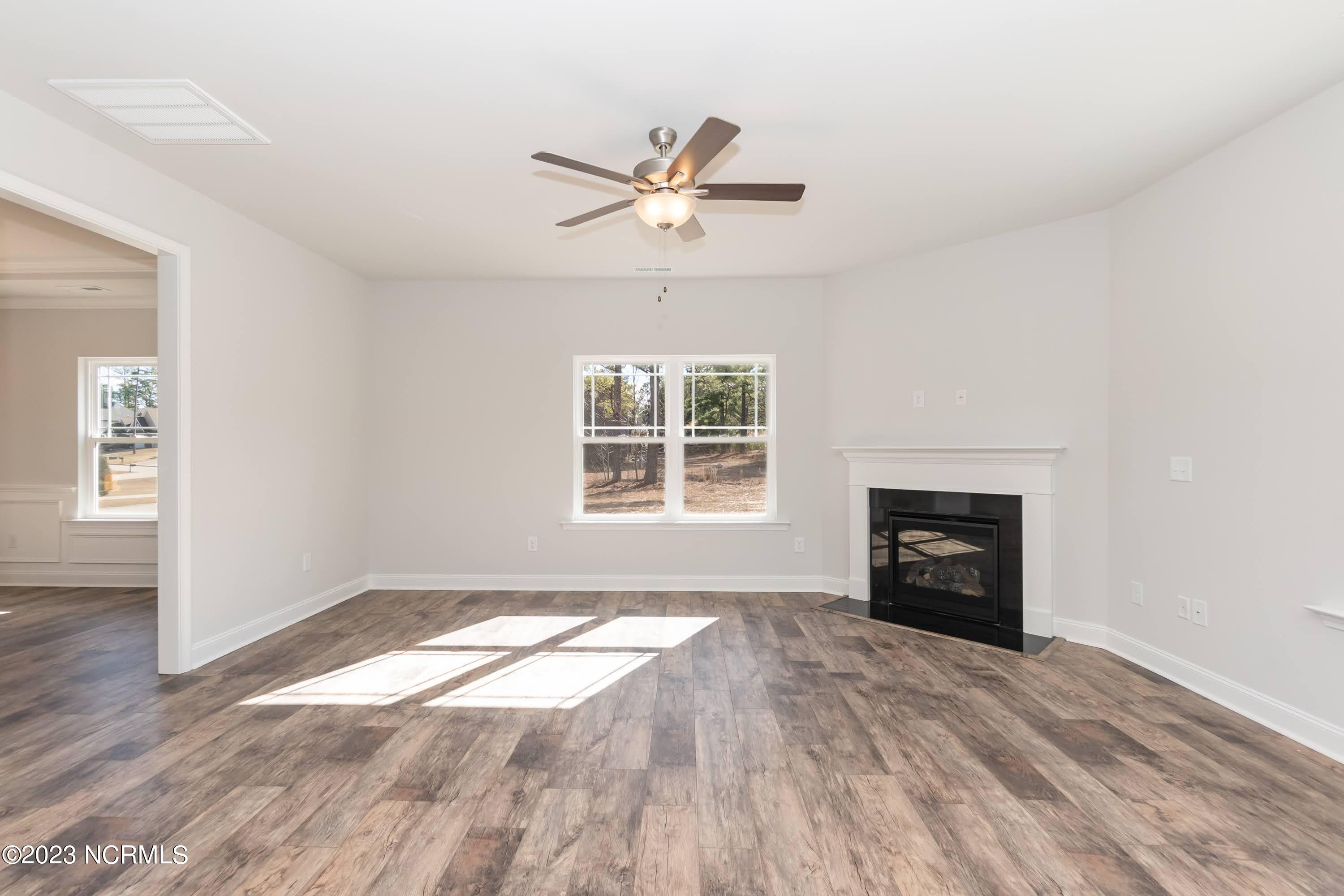 913 Eakins Lane