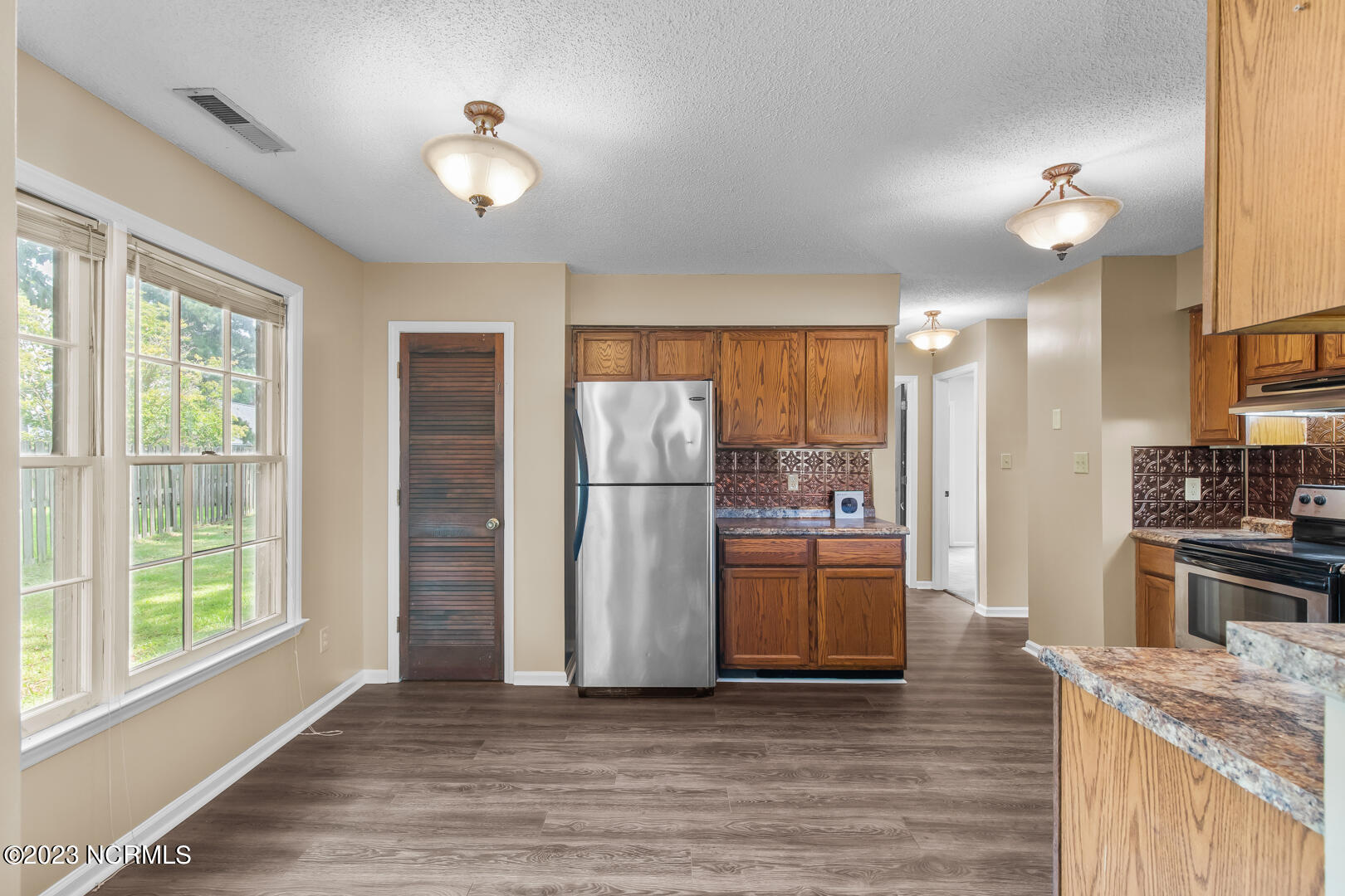 2221 Bridle Trail