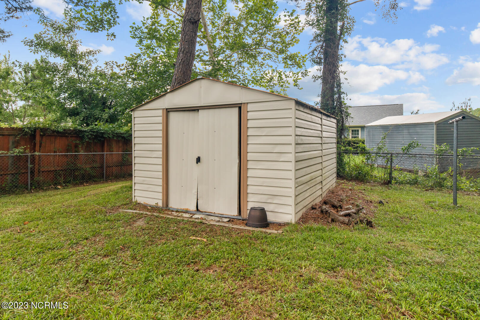 2221 Bridle Trail