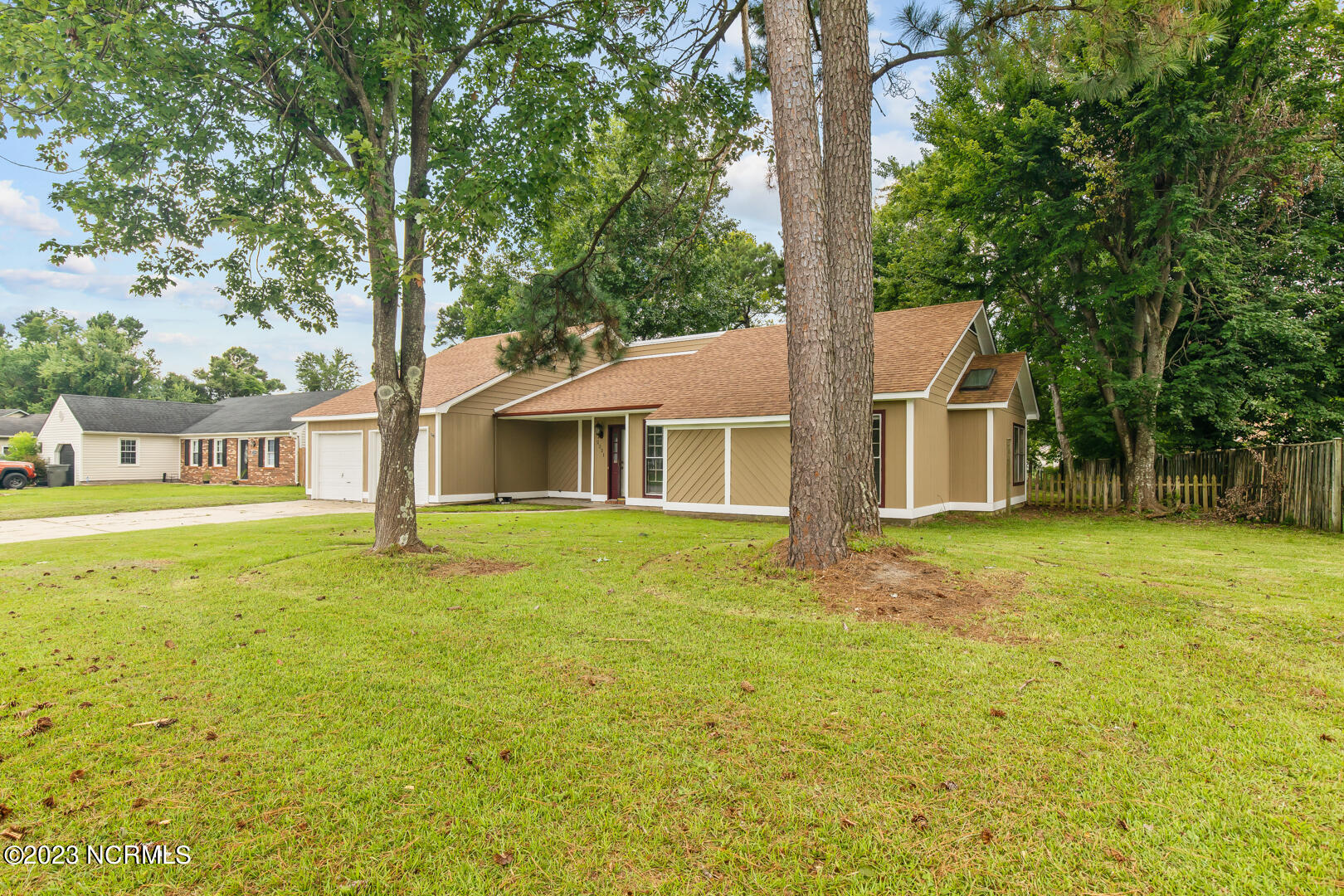 2221 Bridle Trail