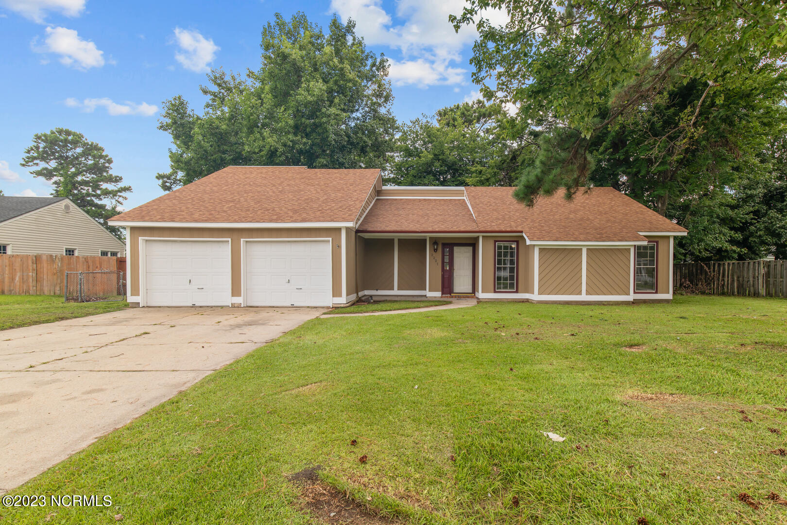 2221 Bridle Trail