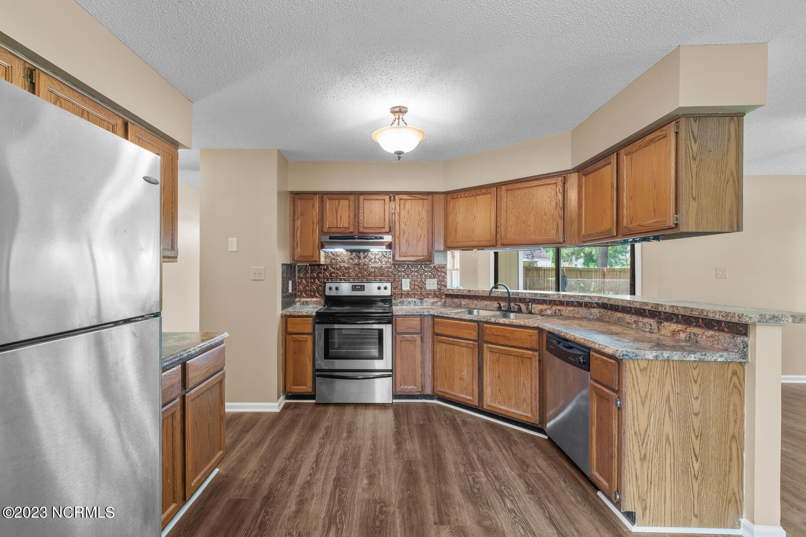 2221 Bridle Trail