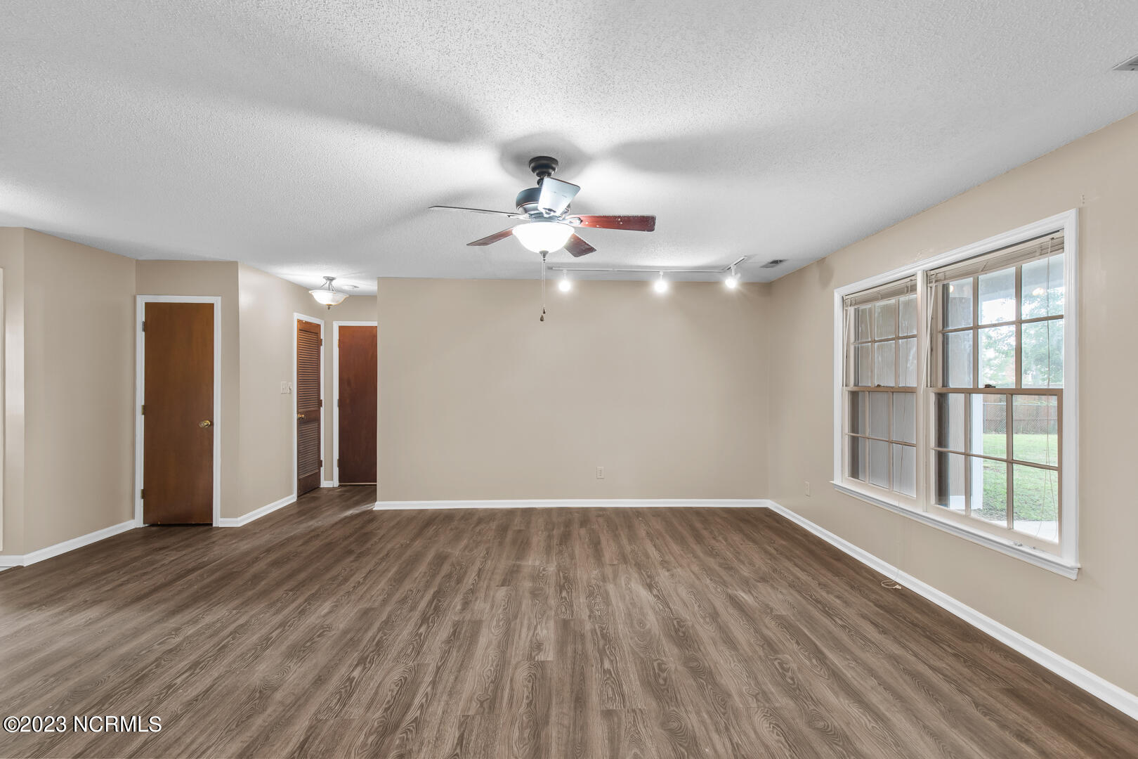 2221 Bridle Trail