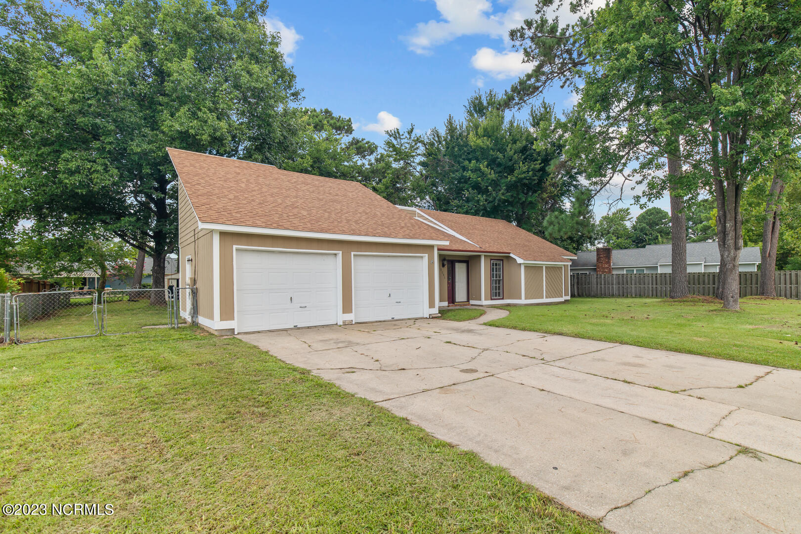 2221 Bridle Trail