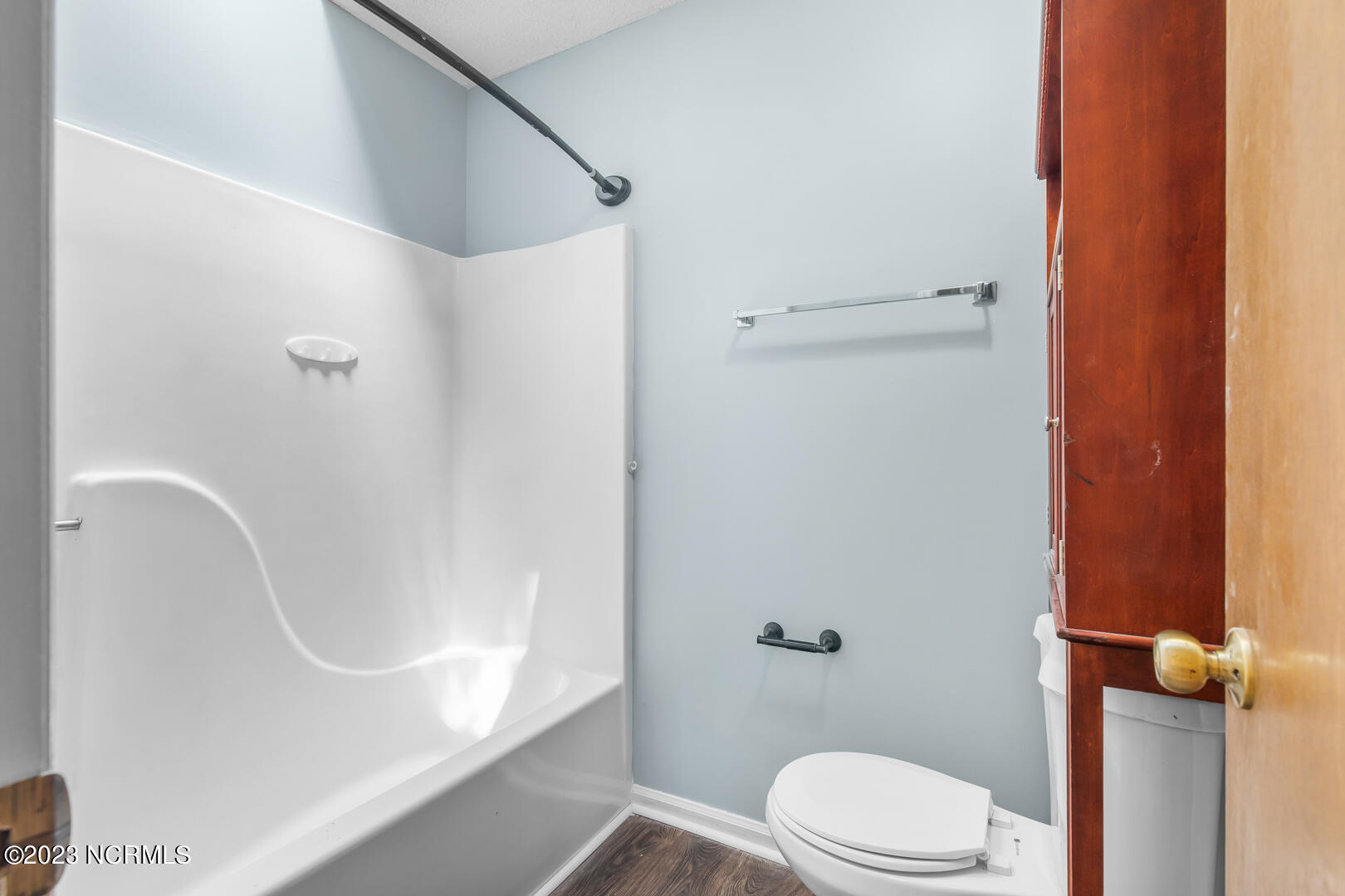 2221 Bridle Trail