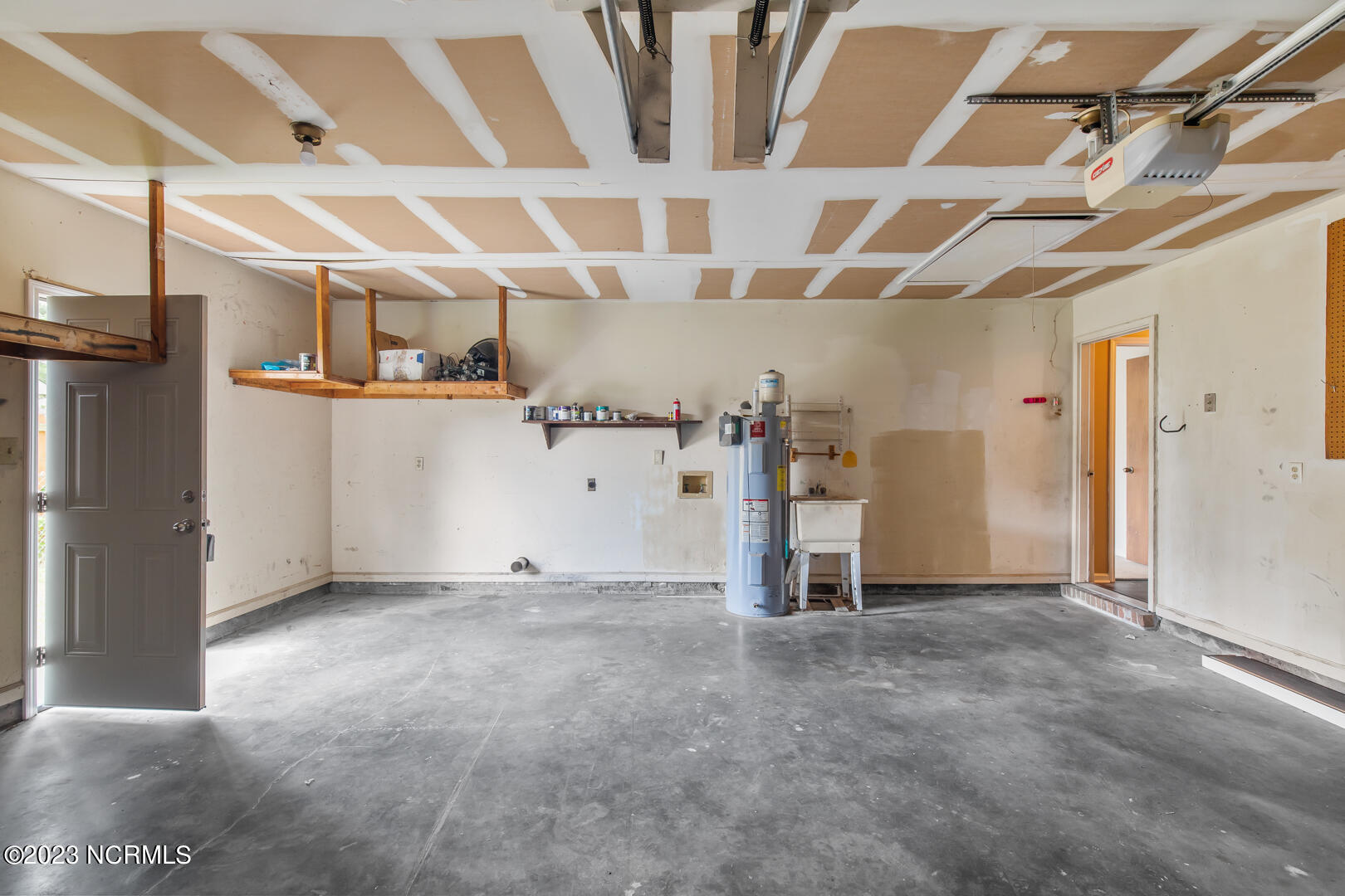 2221 Bridle Trail
