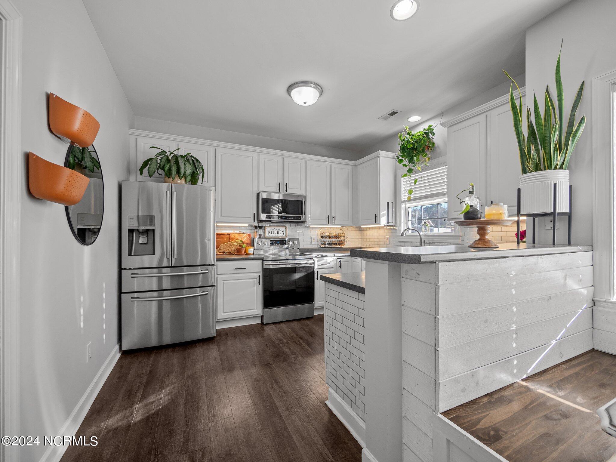 404 Iverleigh Lane