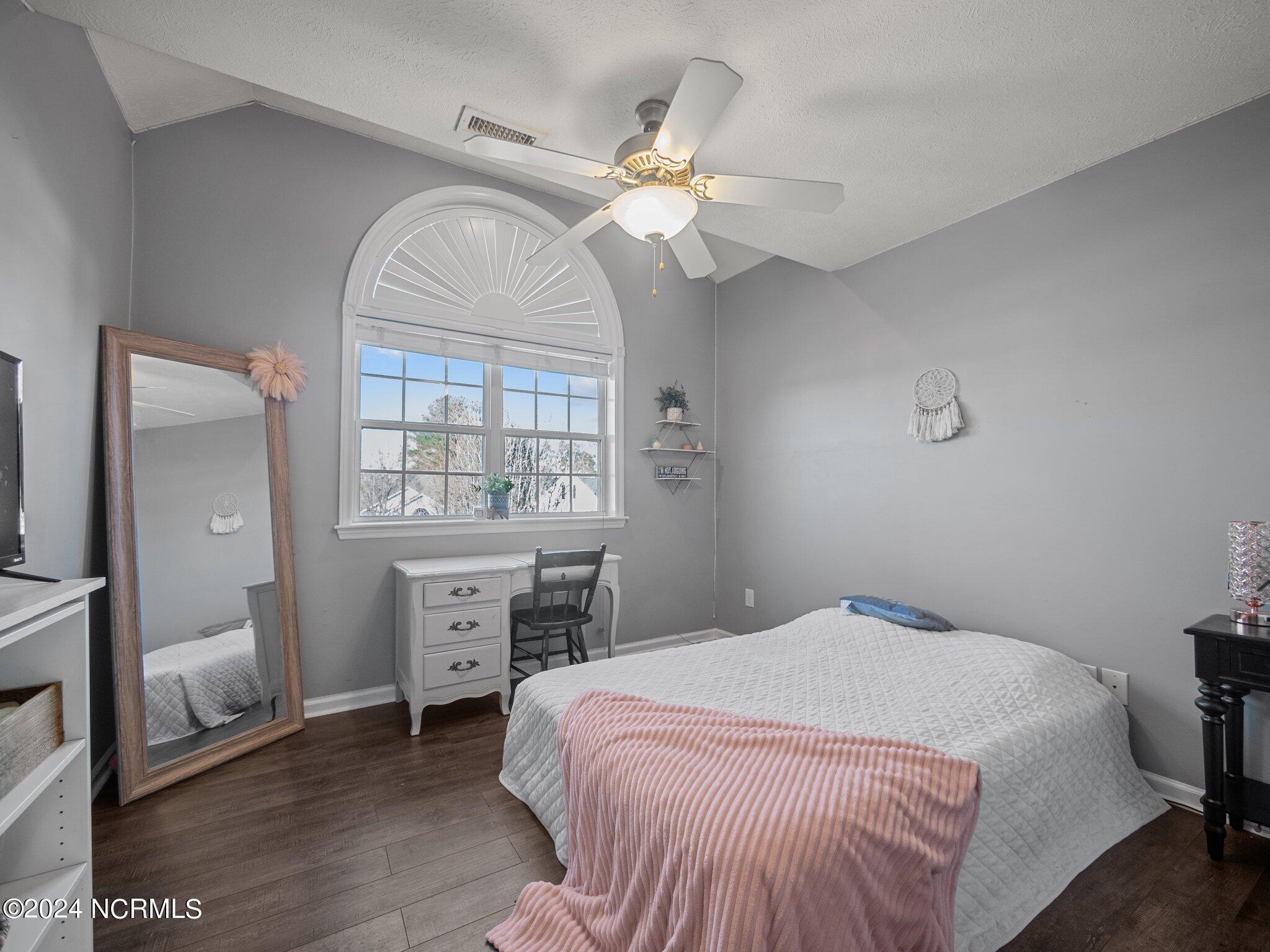 404 Iverleigh Lane
