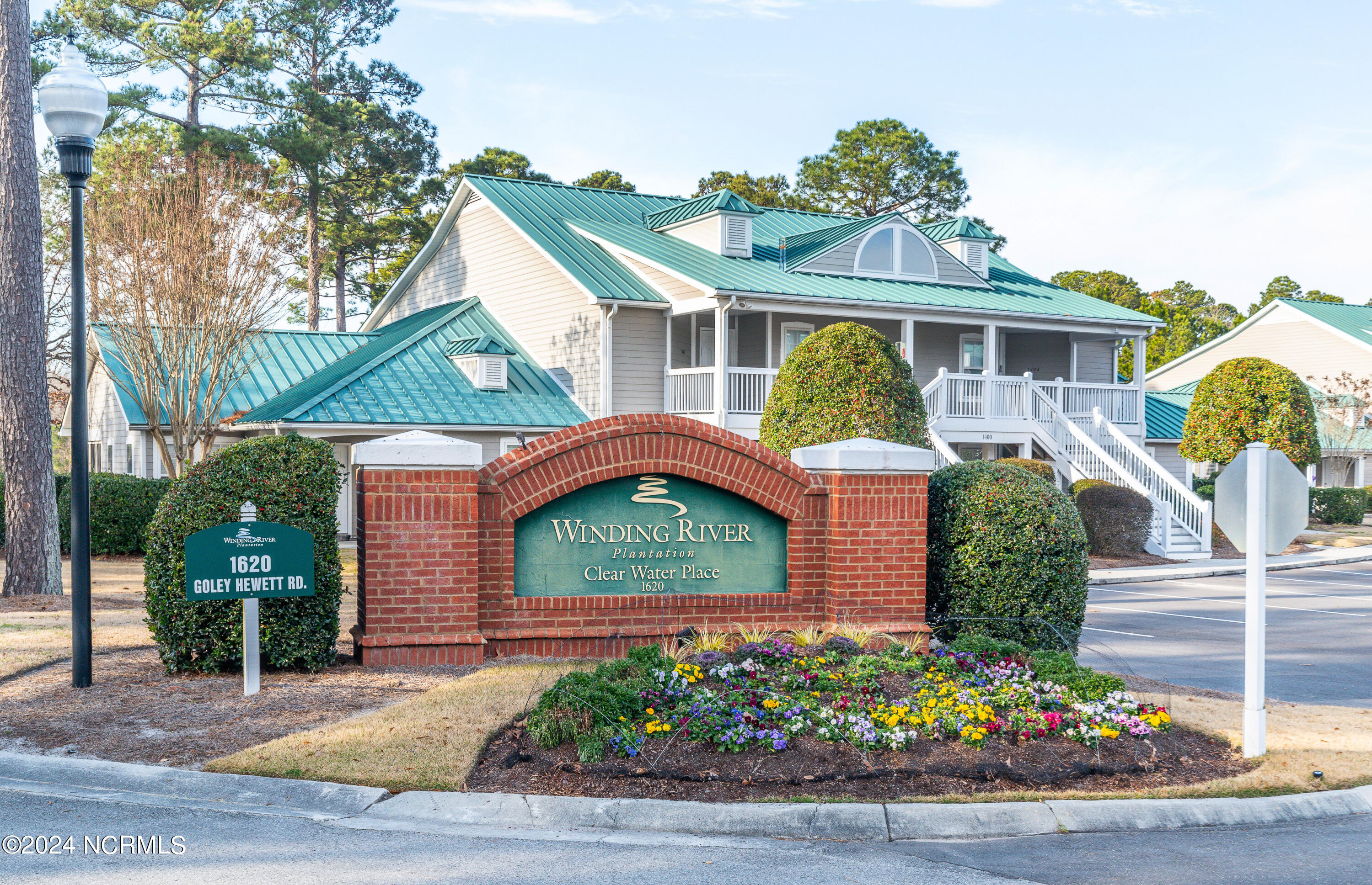 1620 Goley Hewett Road SE, Unit 406