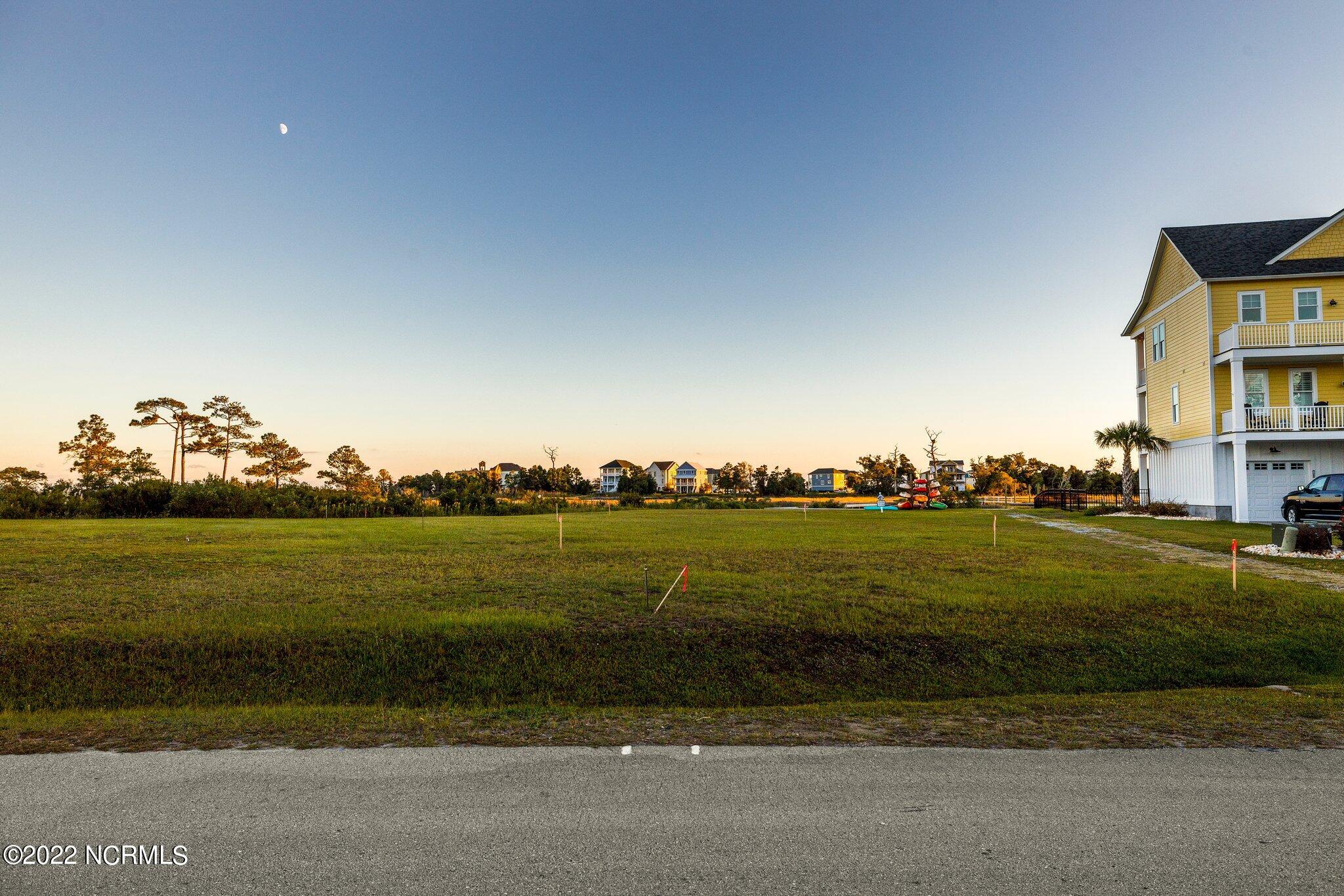 519 226/227 Sanders Lane