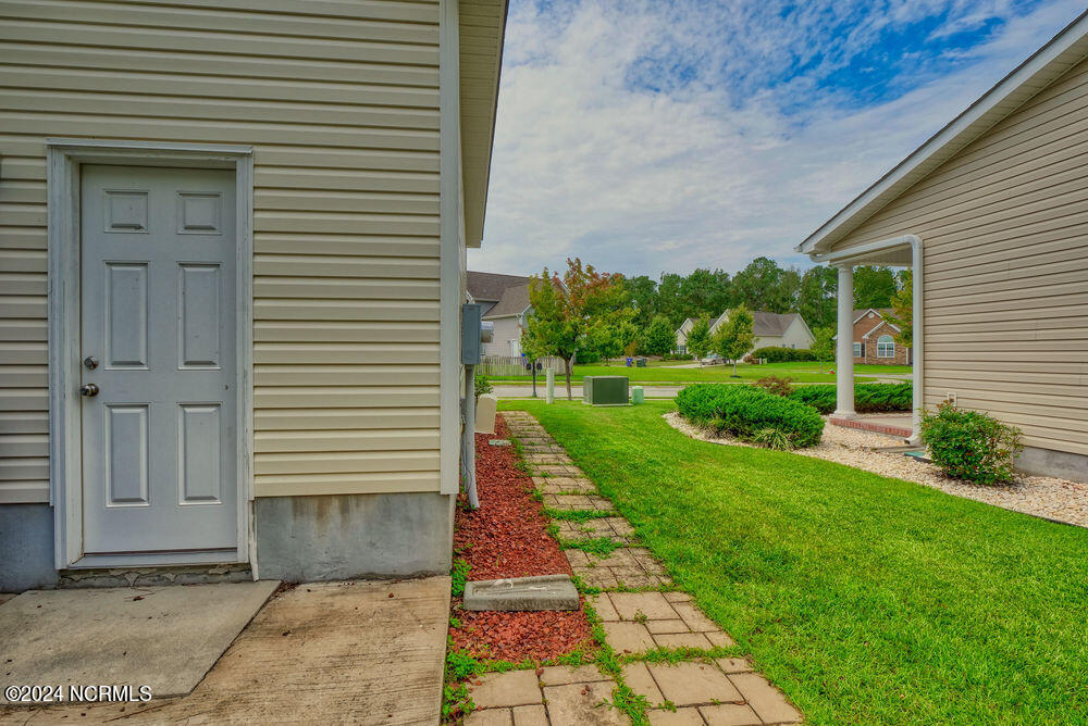 118 E Stockton Place