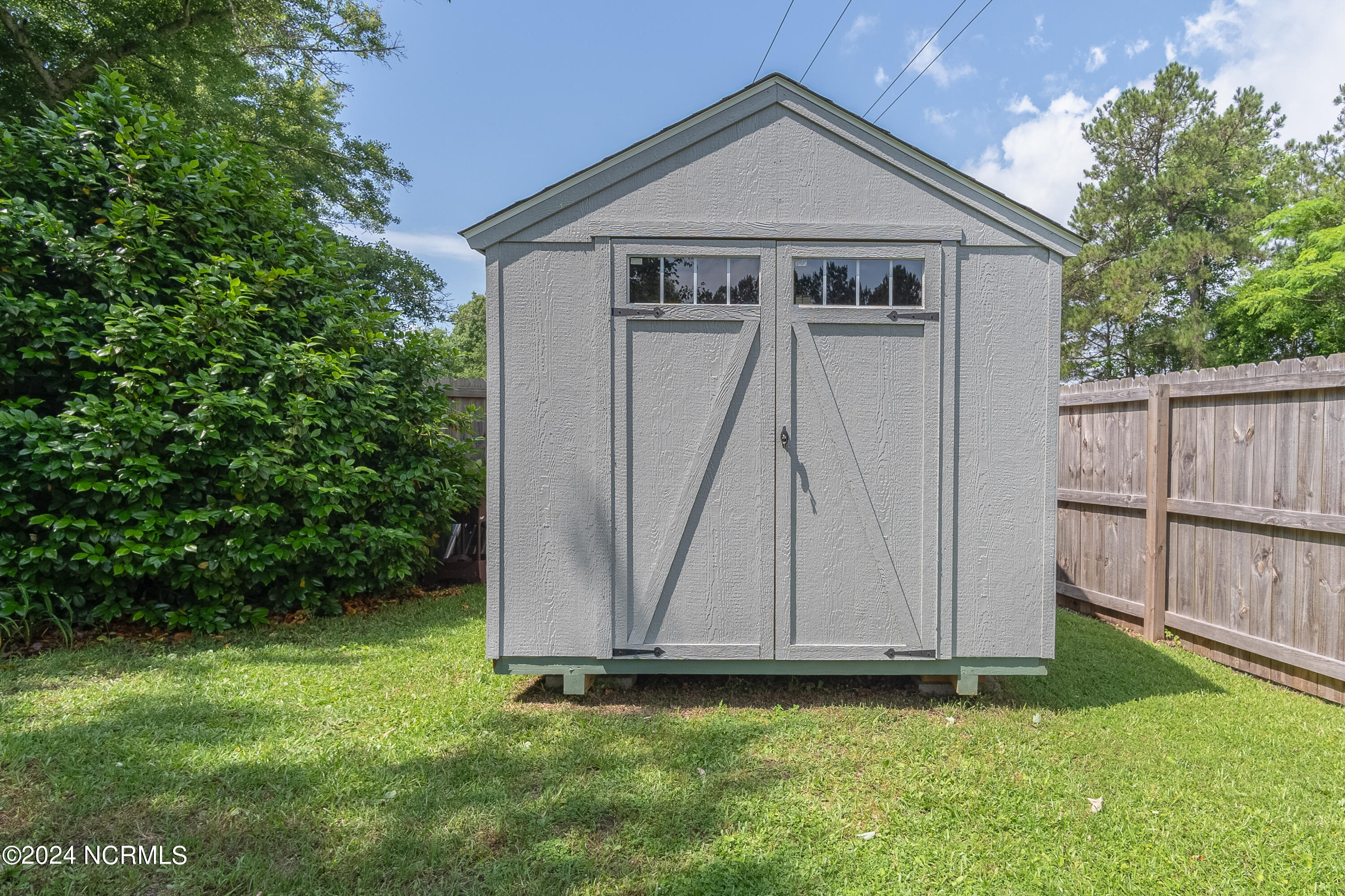 100 Maplecrest Way