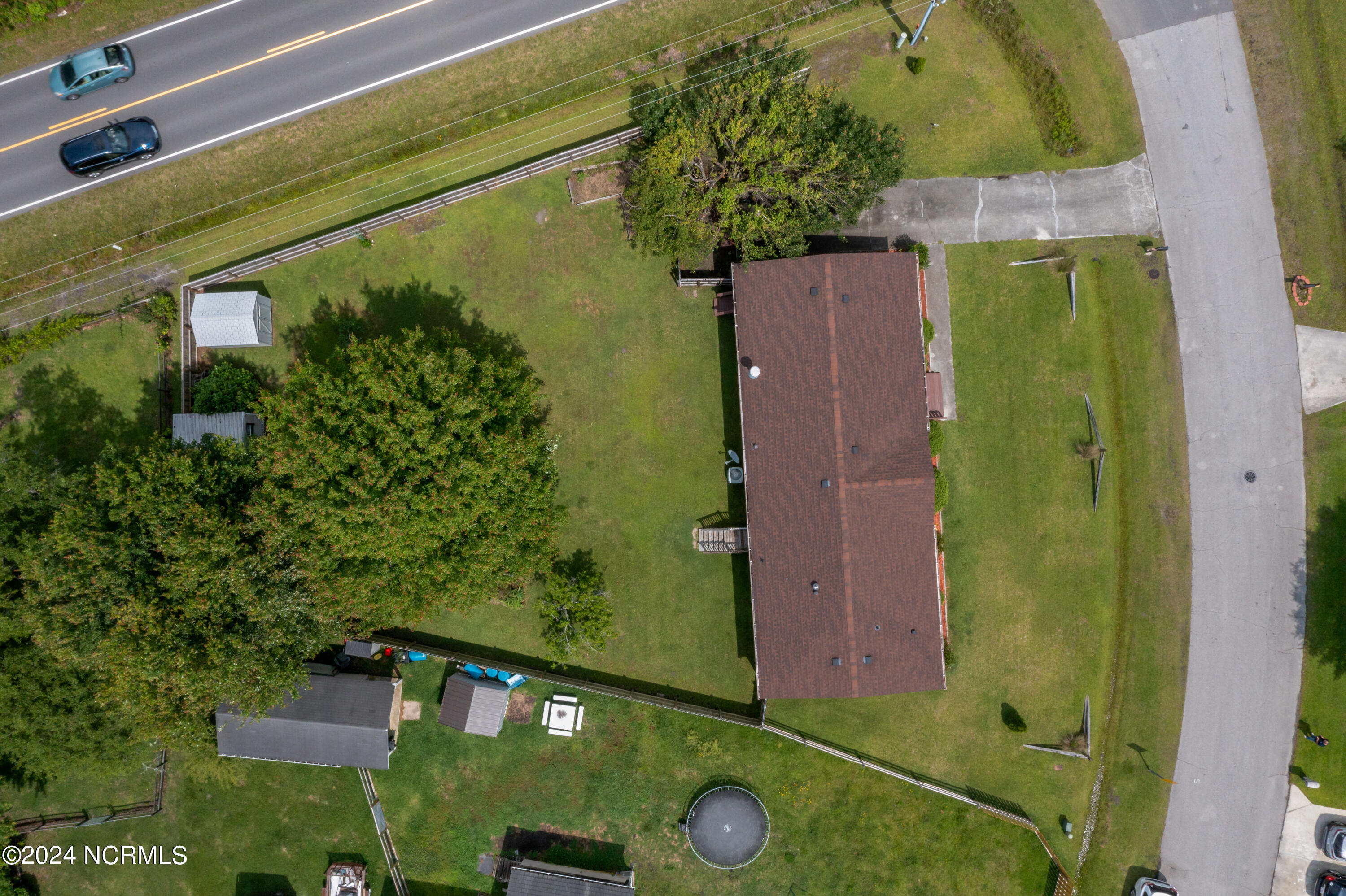 100 Maplecrest Way
