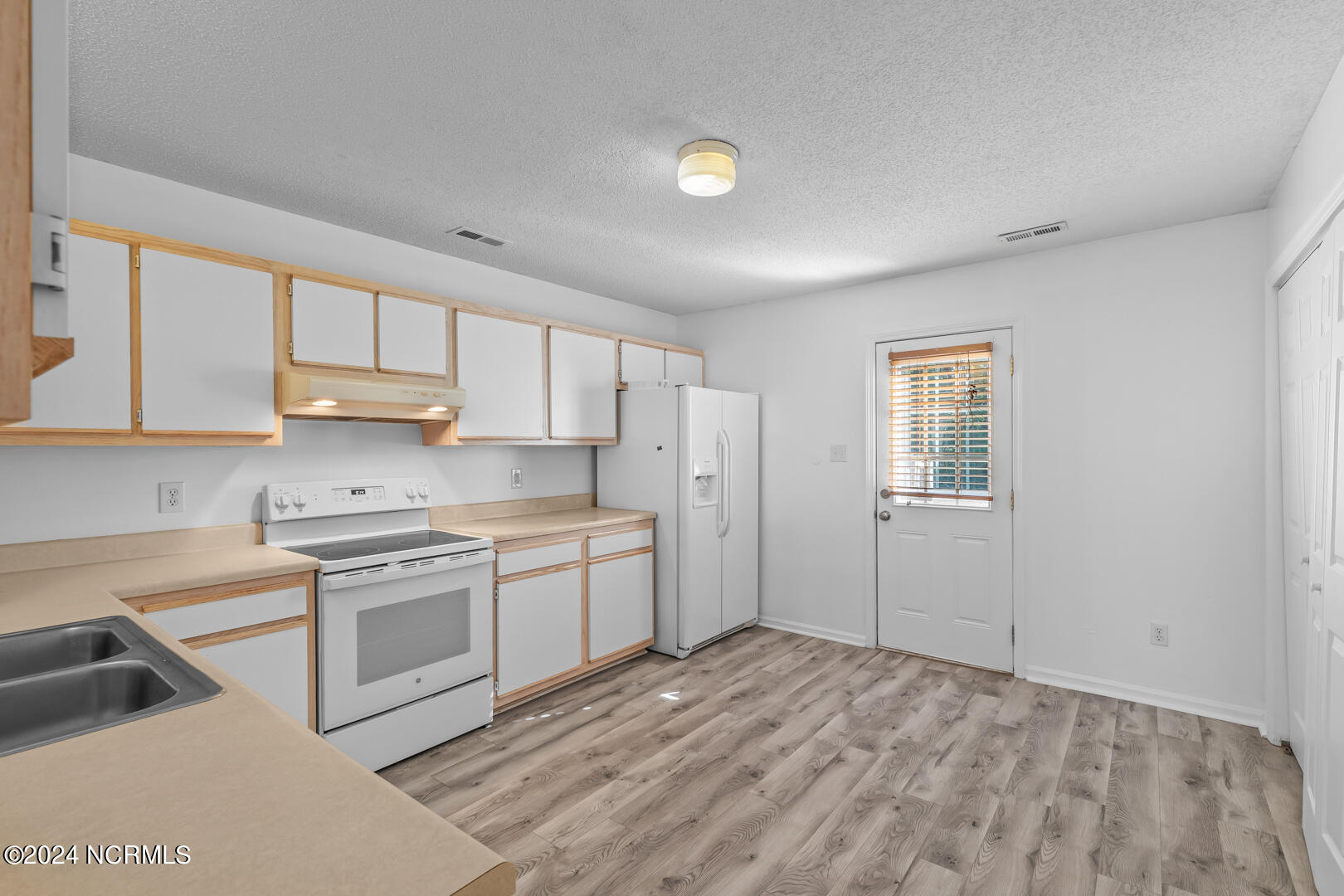 202 Pinegrove Court