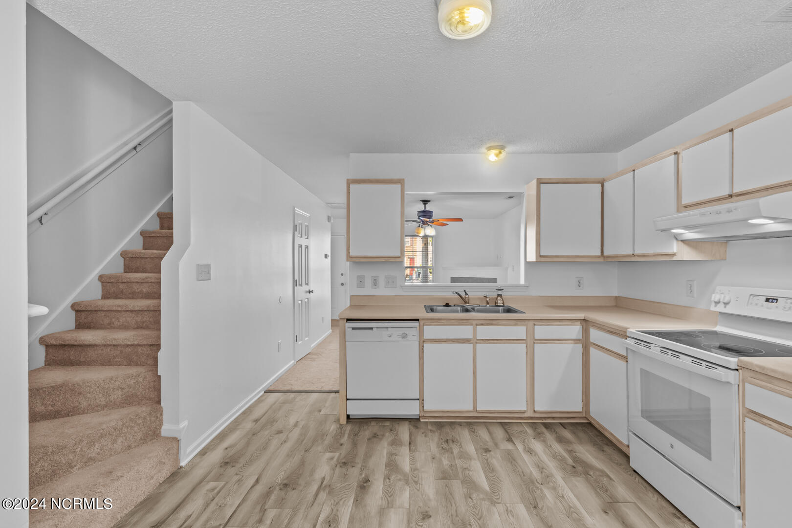 202 Pinegrove Court