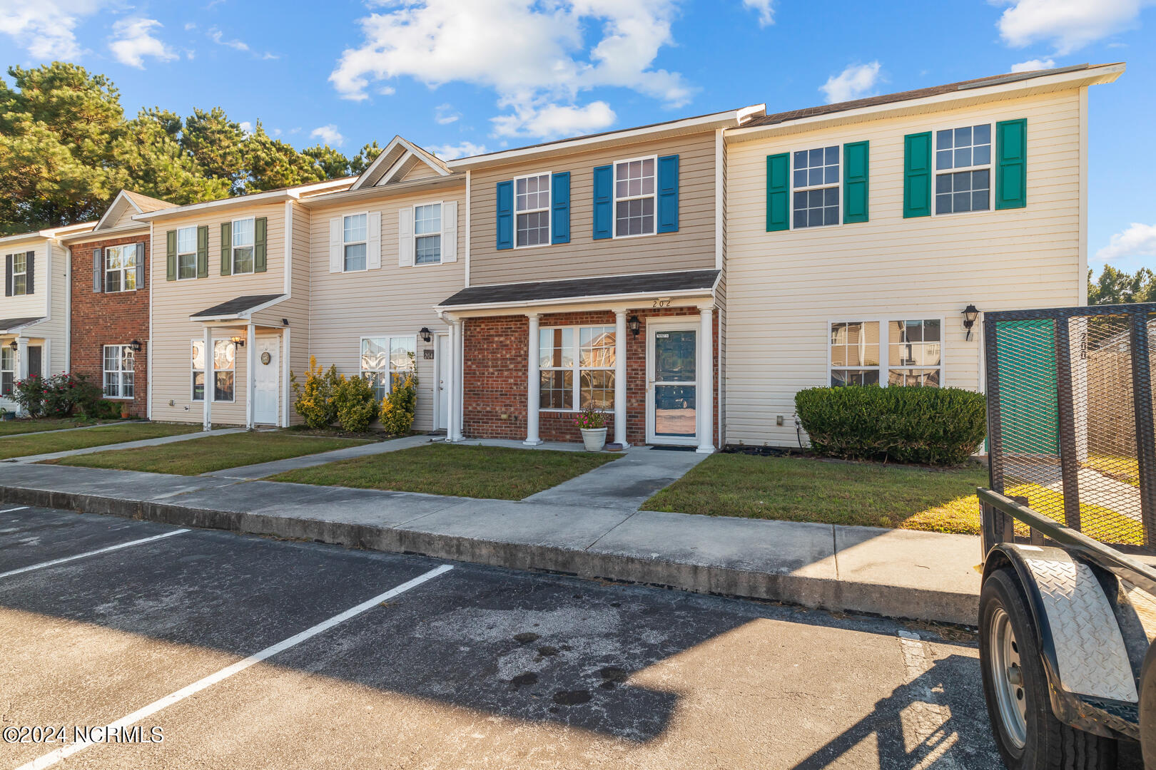 202 Pinegrove Court