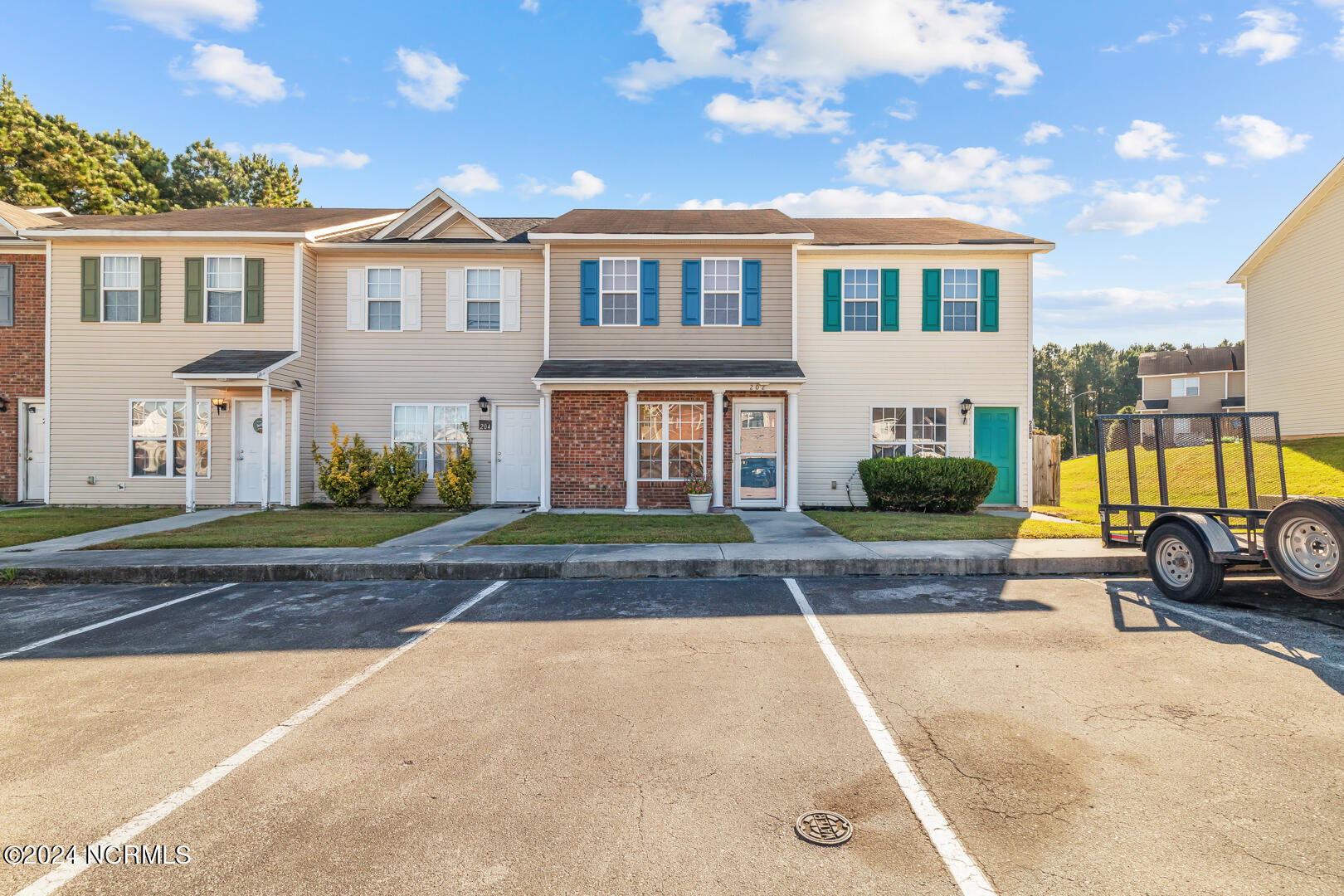 202 Pinegrove Court