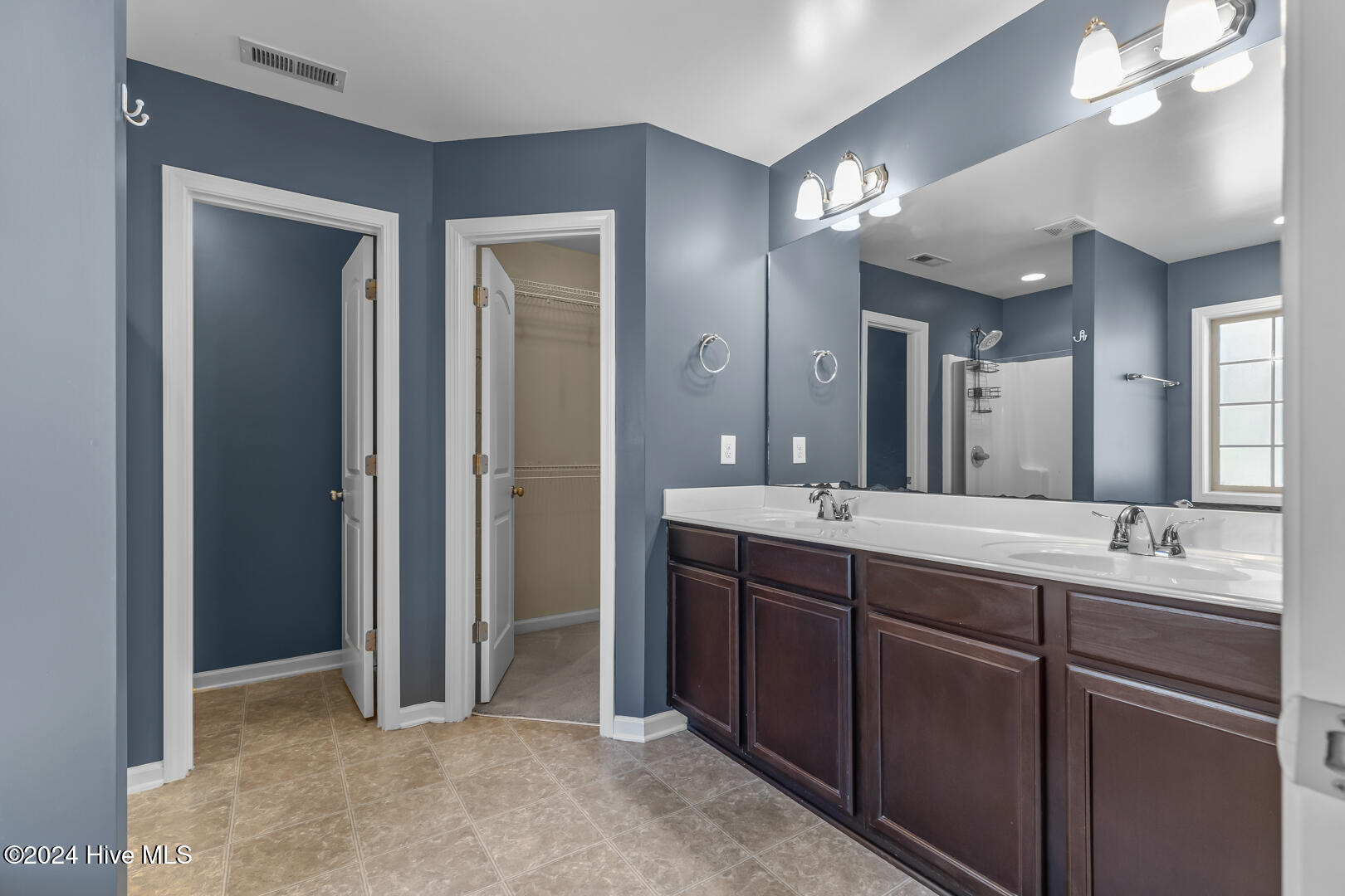 220 Hidden Oaks Drive