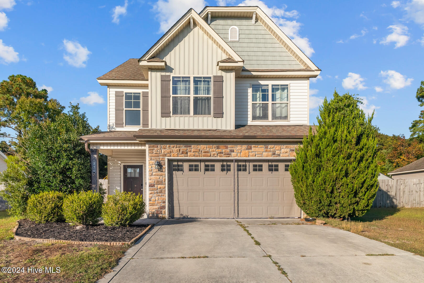 220 Hidden Oaks Drive