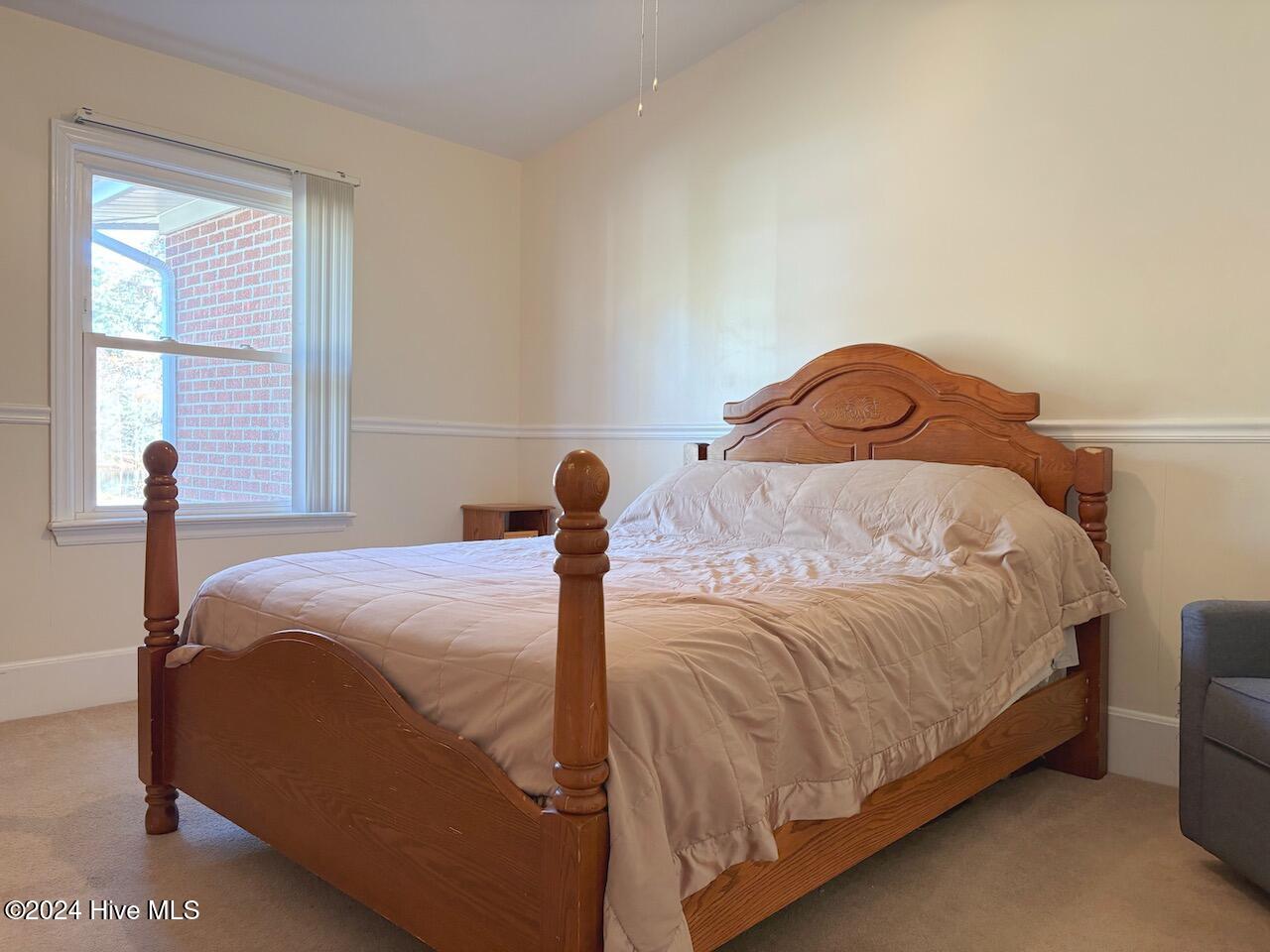 2112 S Lakeview Drive