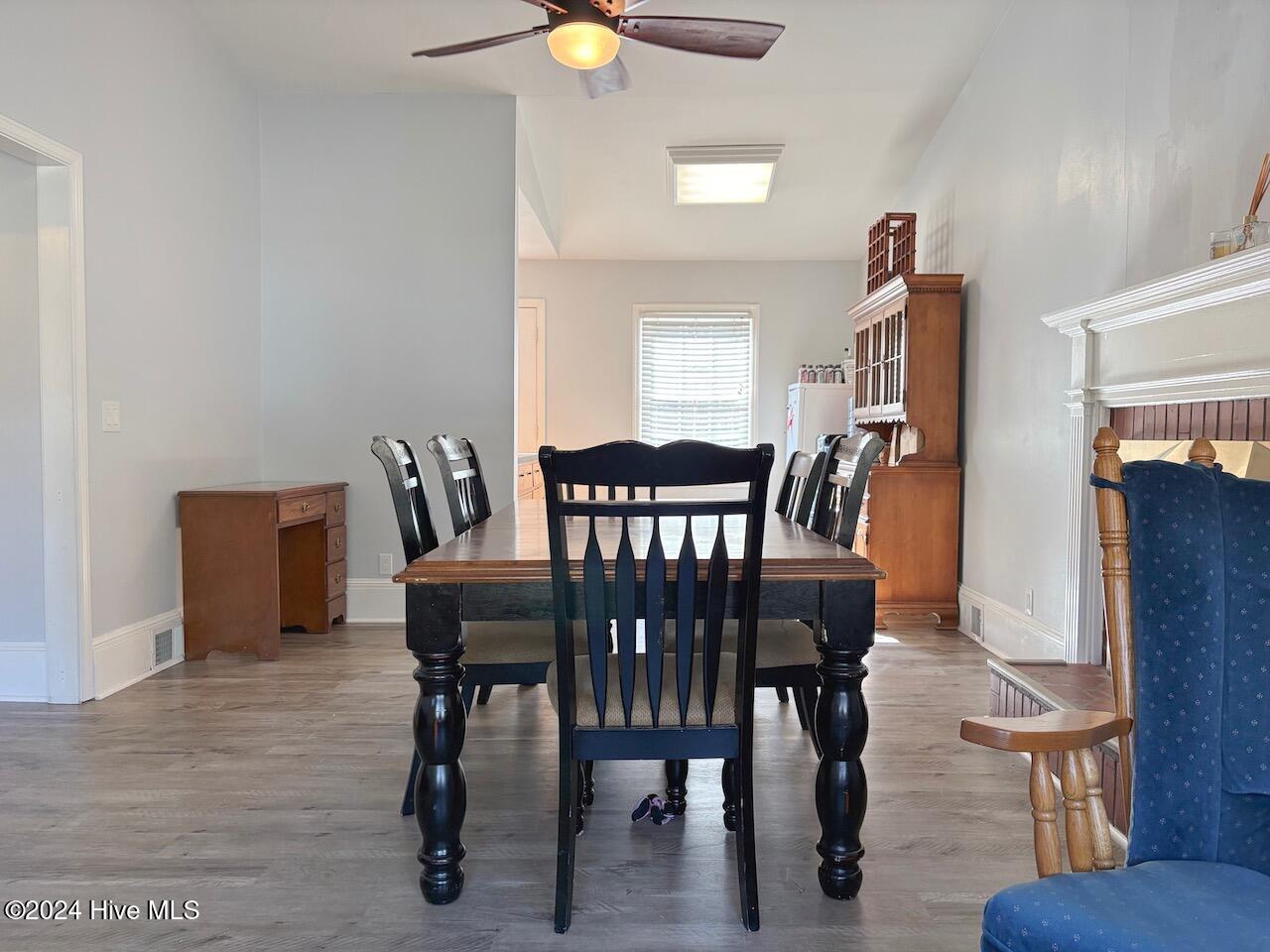 2112 S Lakeview Drive