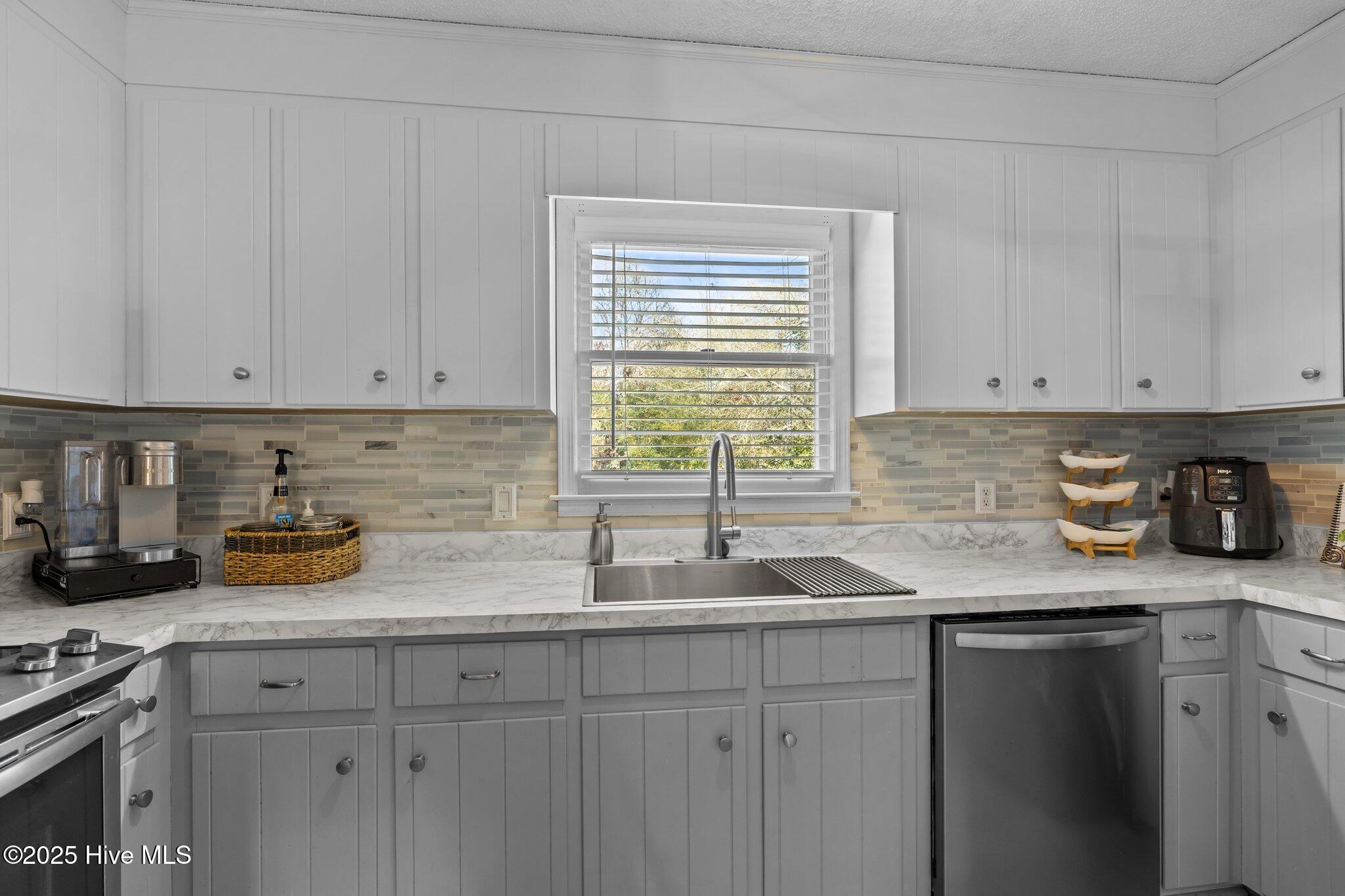 408 Lee Avenue, Emerald Isle