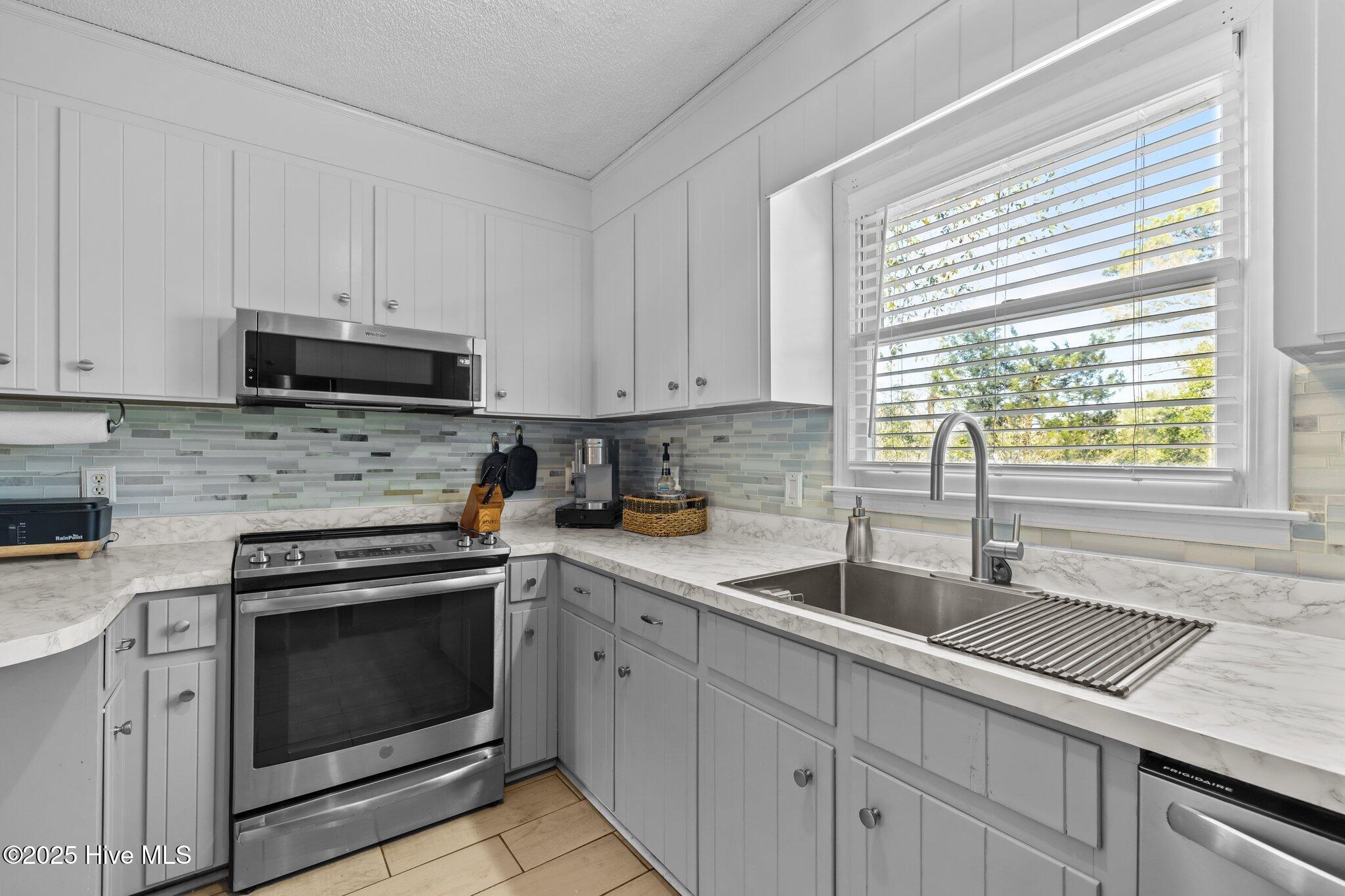 408 Lee Avenue, Emerald Isle