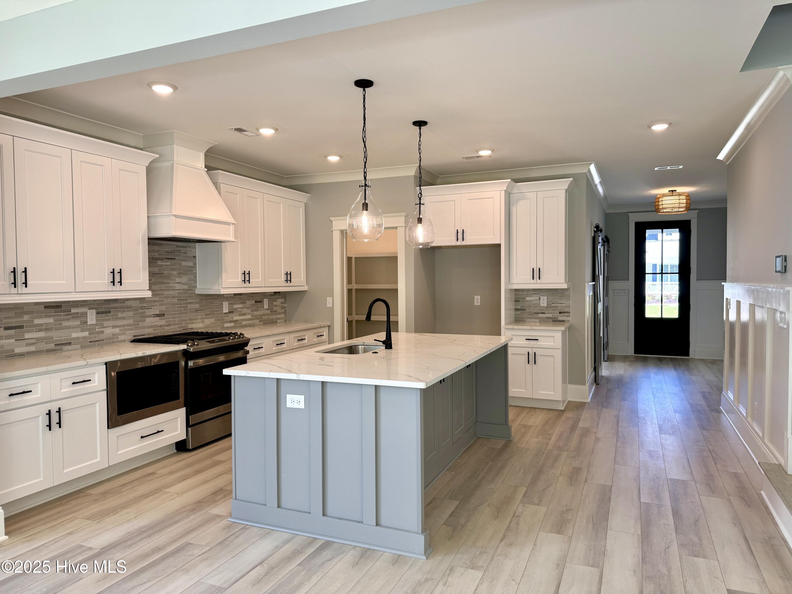 456 Summerhouse Drive