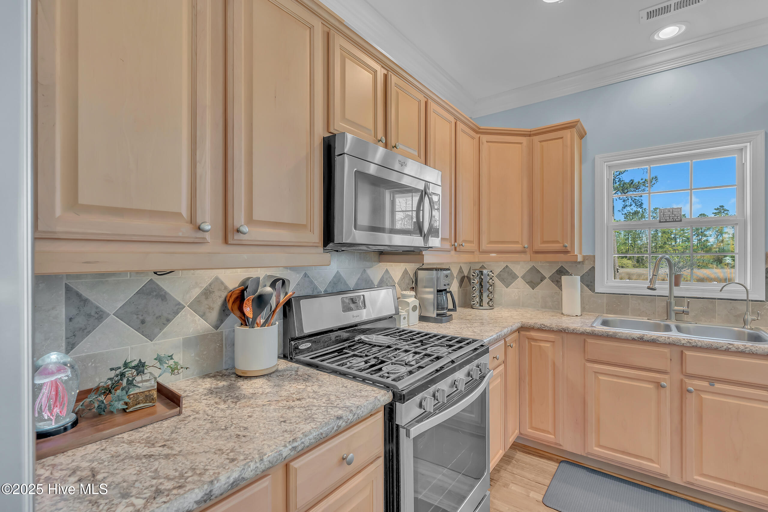 218 Jonaquins Drive