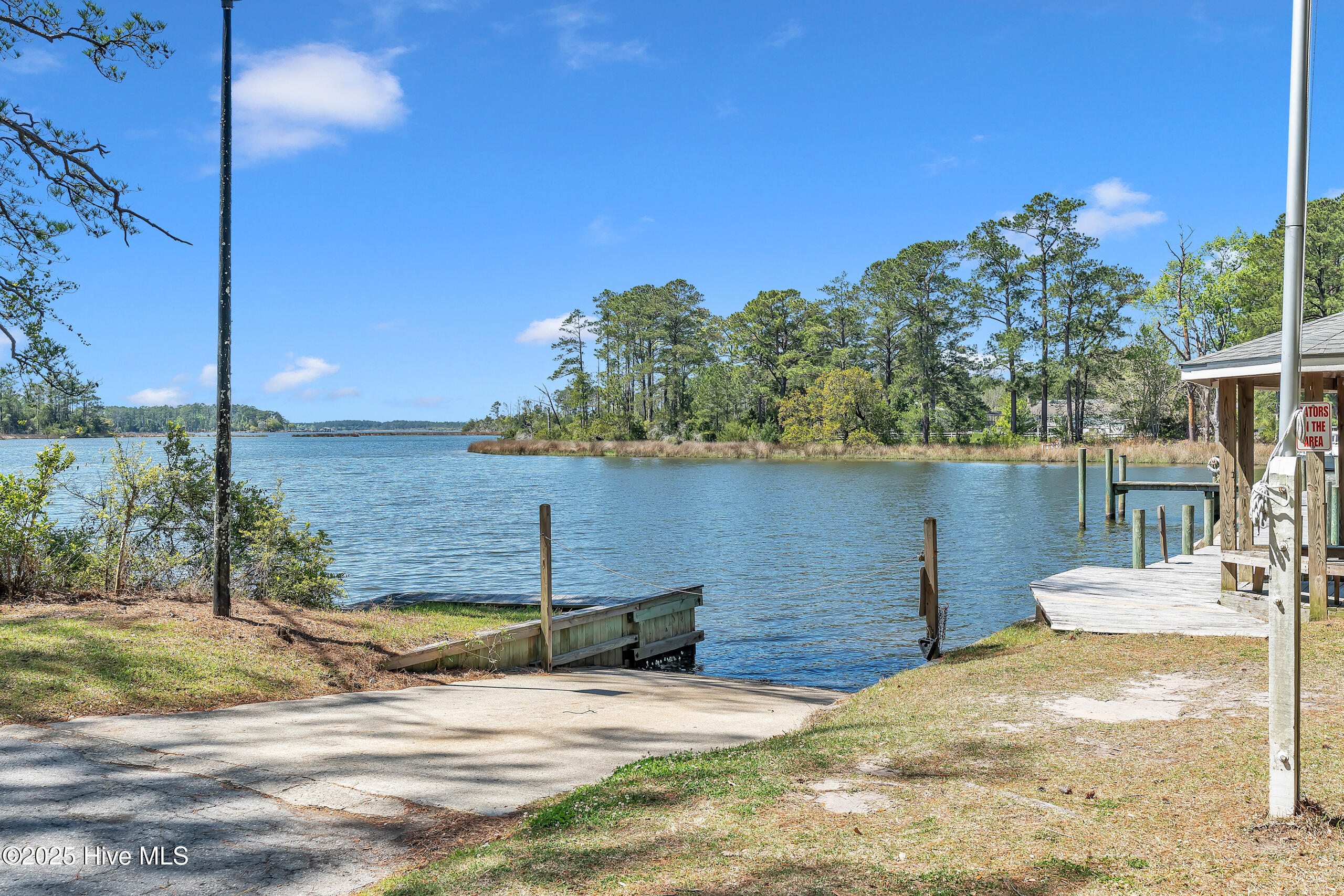 218 Jonaquins Drive